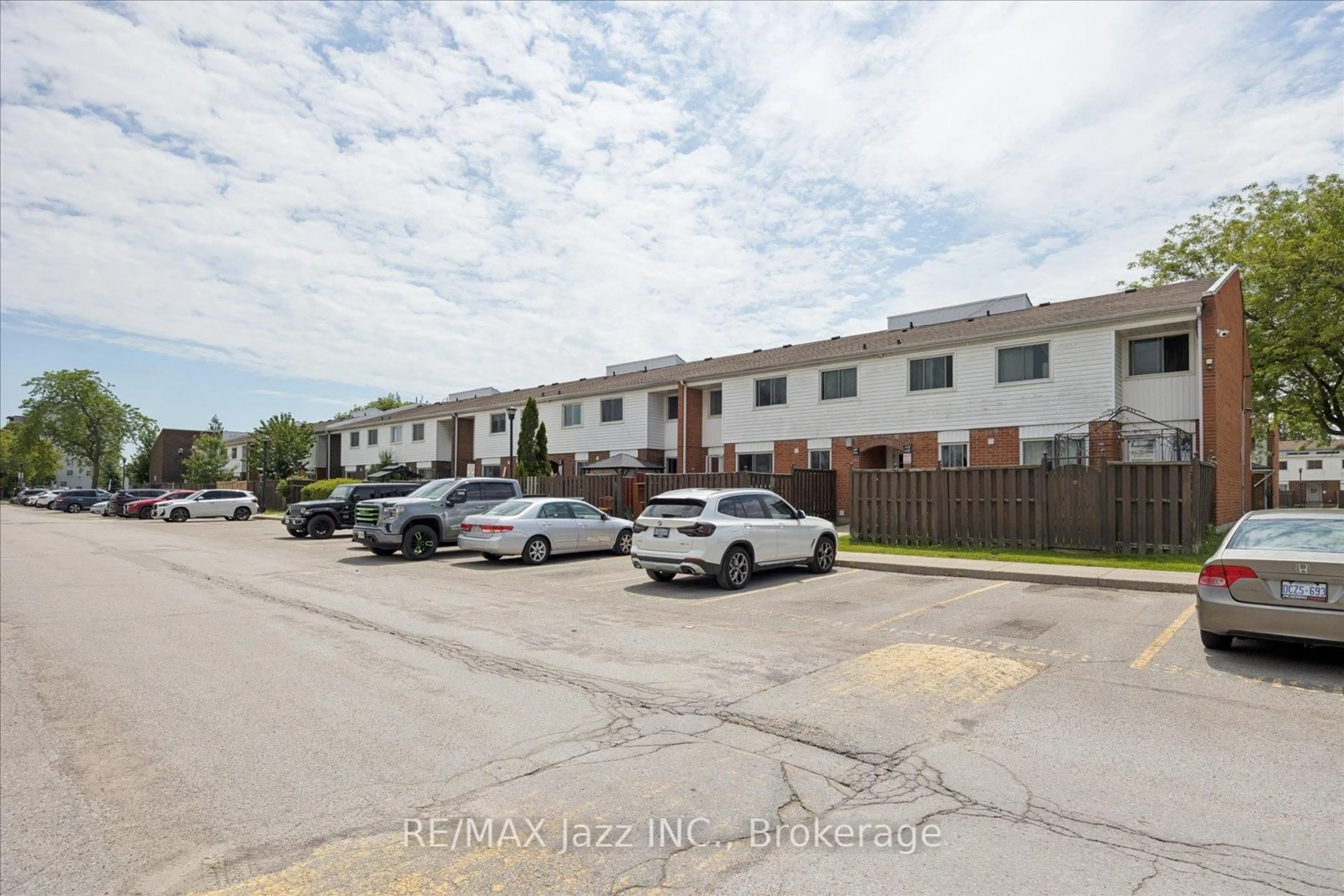 A pic from outside/outdoor area/front of a property/back of a property/a pic from drone, street for 1010 Glen St #144, Oshawa Ontario L1J 6J2