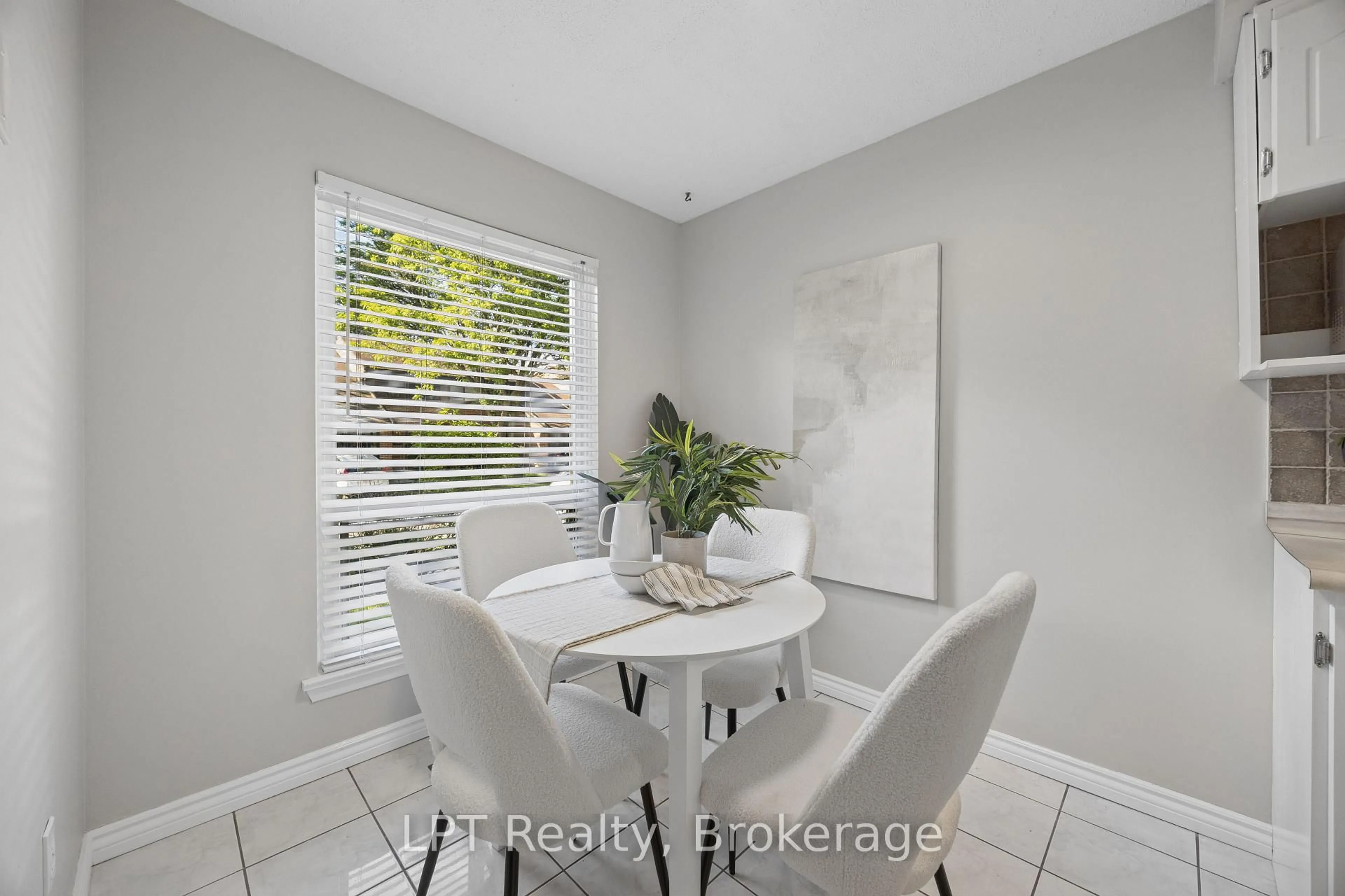 Dining room, ceramic/tile floor for 155 Glovers Rd #62, Oshawa Ontario L1G 7A4