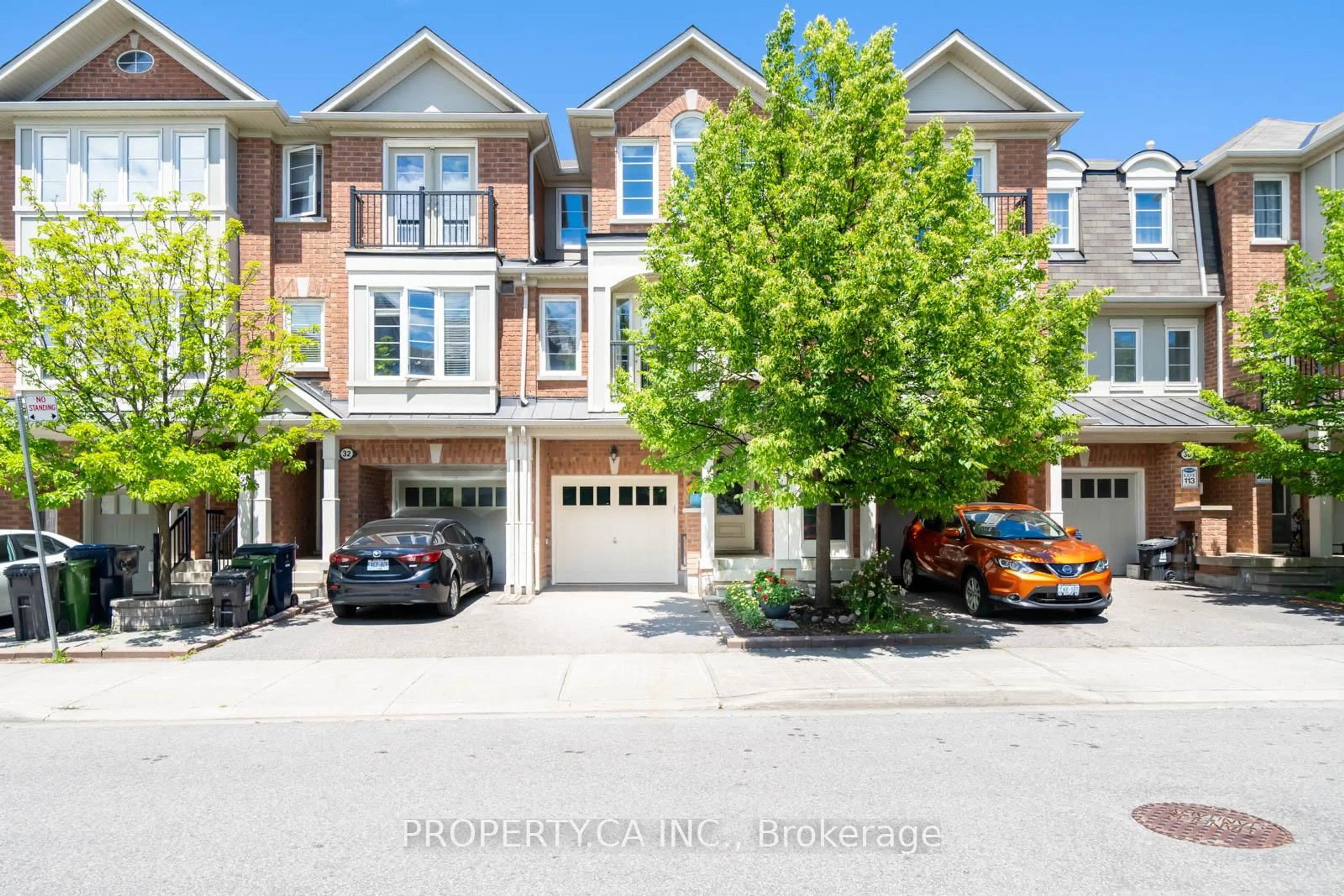 A pic from outside/outdoor area/front of a property/back of a property/a pic from drone, street for 34 Ferguson St, Toronto Ontario M1L 0C2