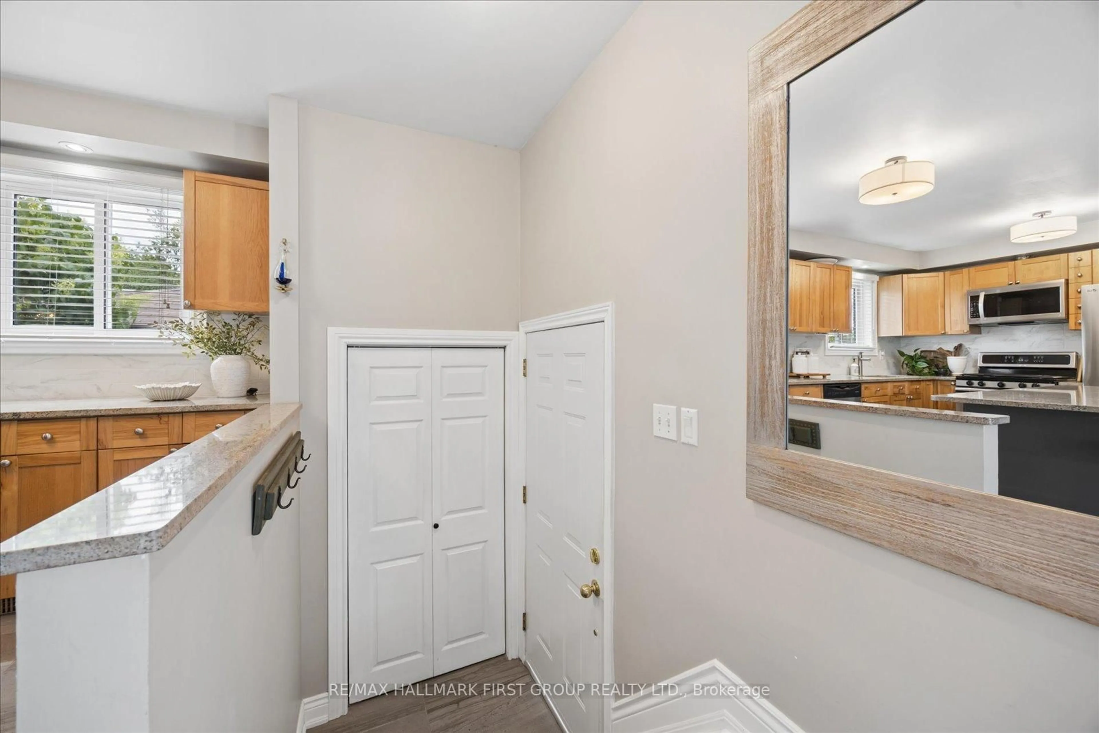 Unknown for 748 Breezy Dr, Pickering Ontario L1W 2X7