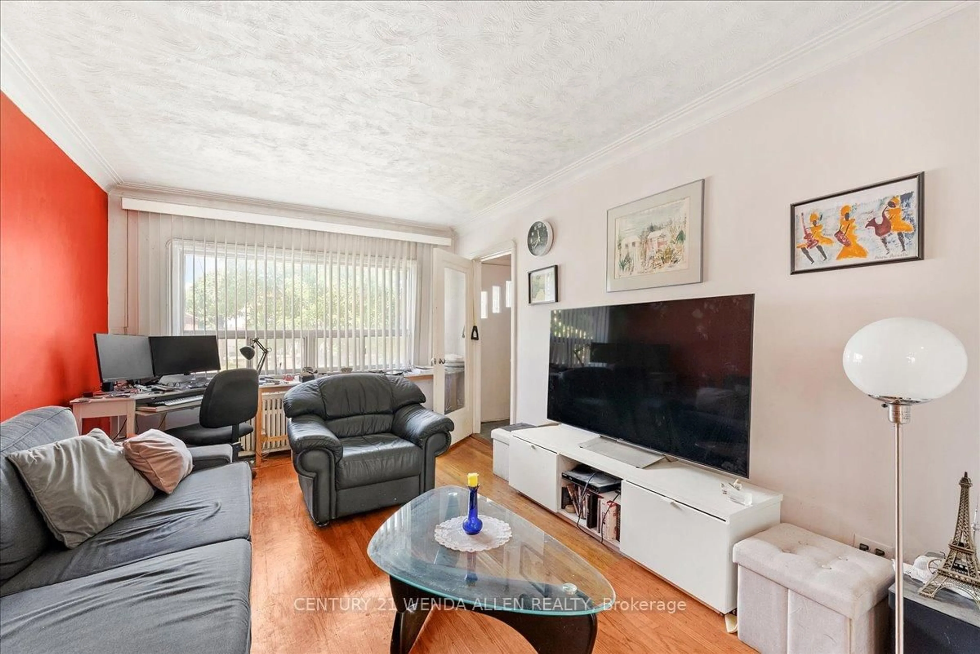 Living room with furniture, unknown for 63 Torrens Ave, Toronto Ontario M4K 2H9