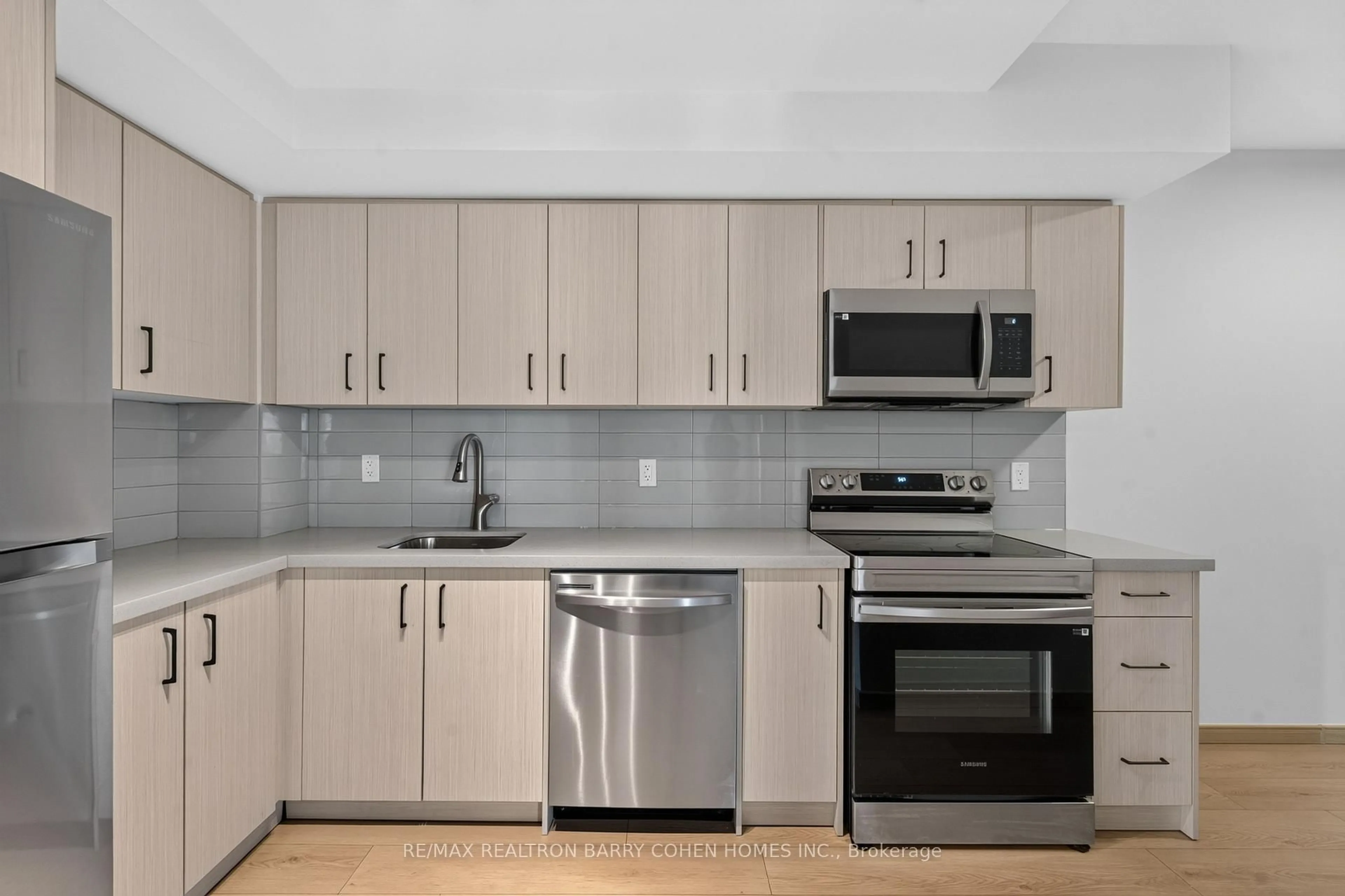 Standard kitchen, unknown for 3429 Sheppard Ave #712, Toronto Ontario M1T 0C2