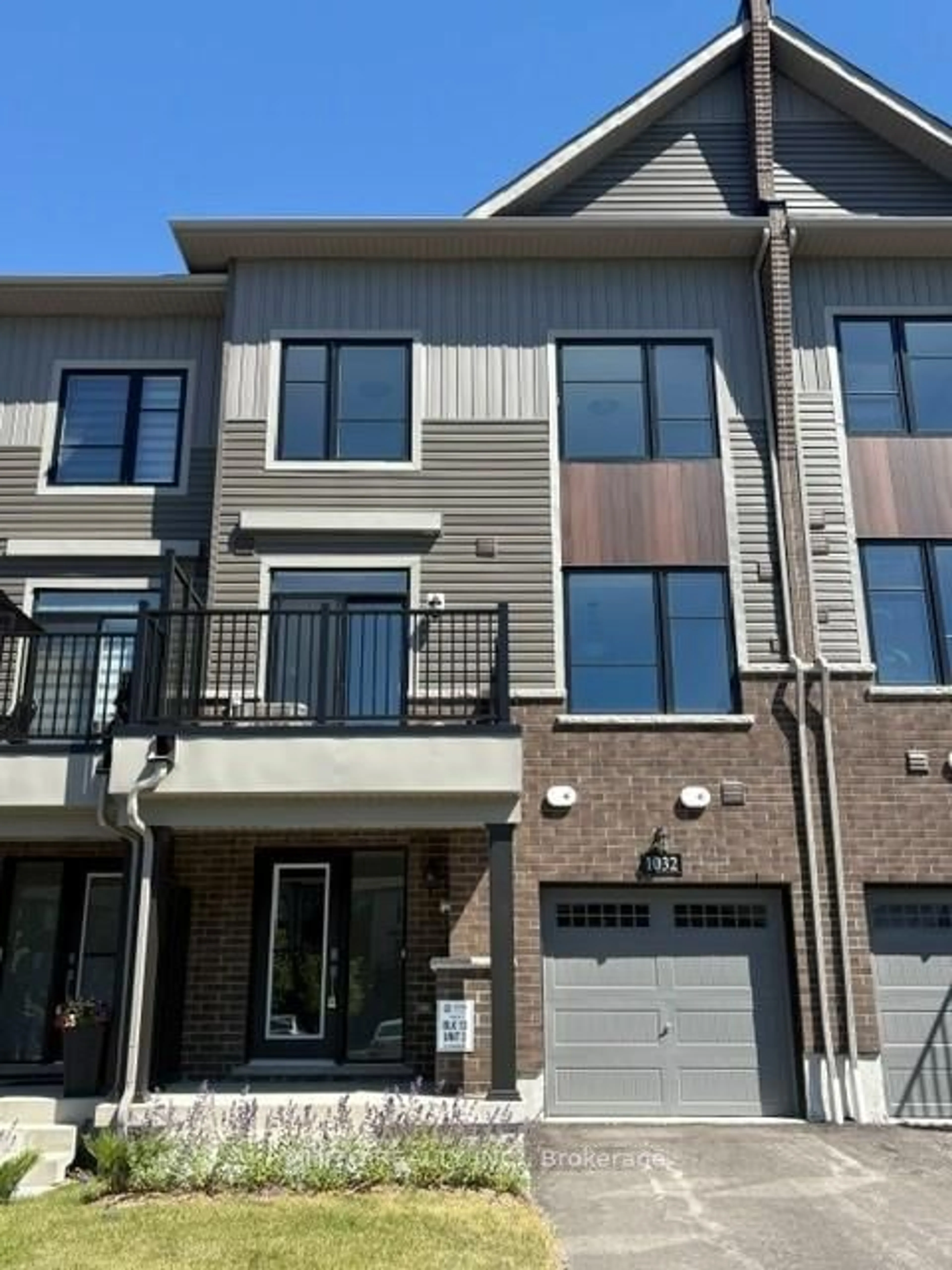 Home with brick exterior material, street for 1032 Porcupine Path, Oshawa Ontario L1L 0X1