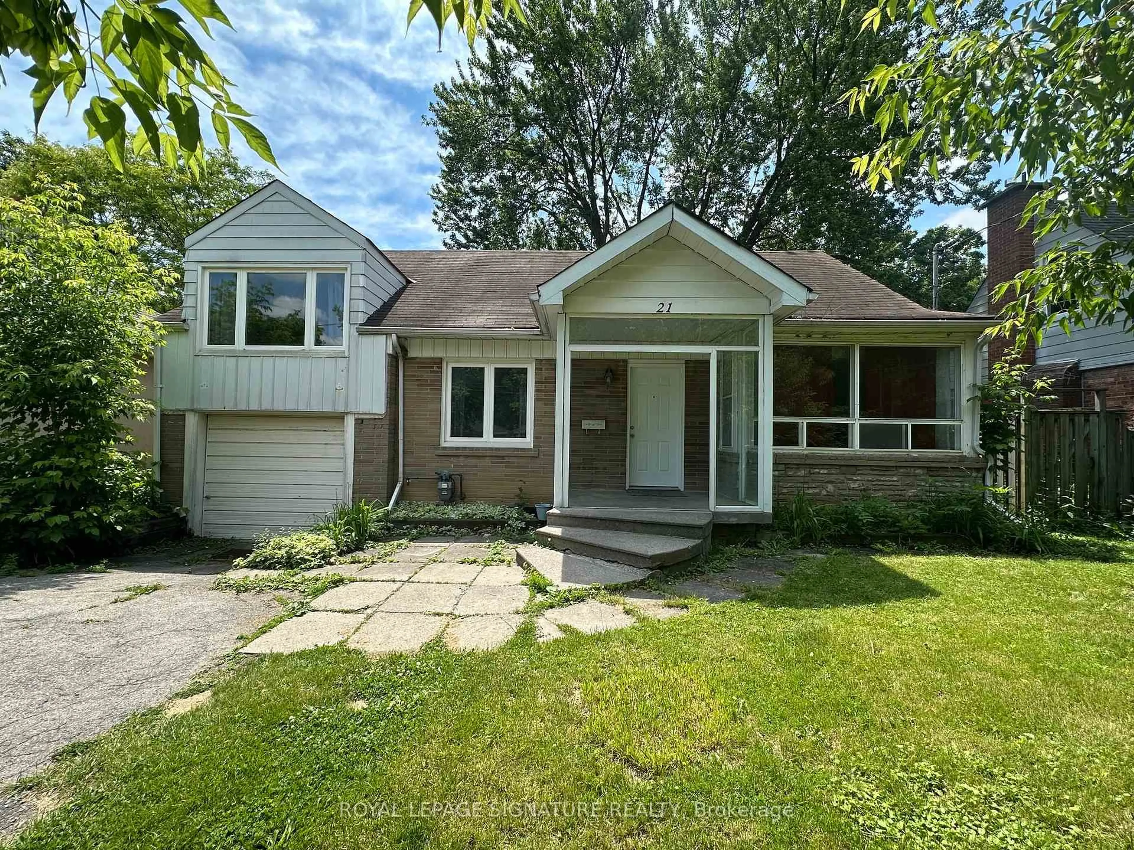 Home with vinyl exterior material, street for 21 Marilyn Ave, Toronto Ontario M1S 1B9