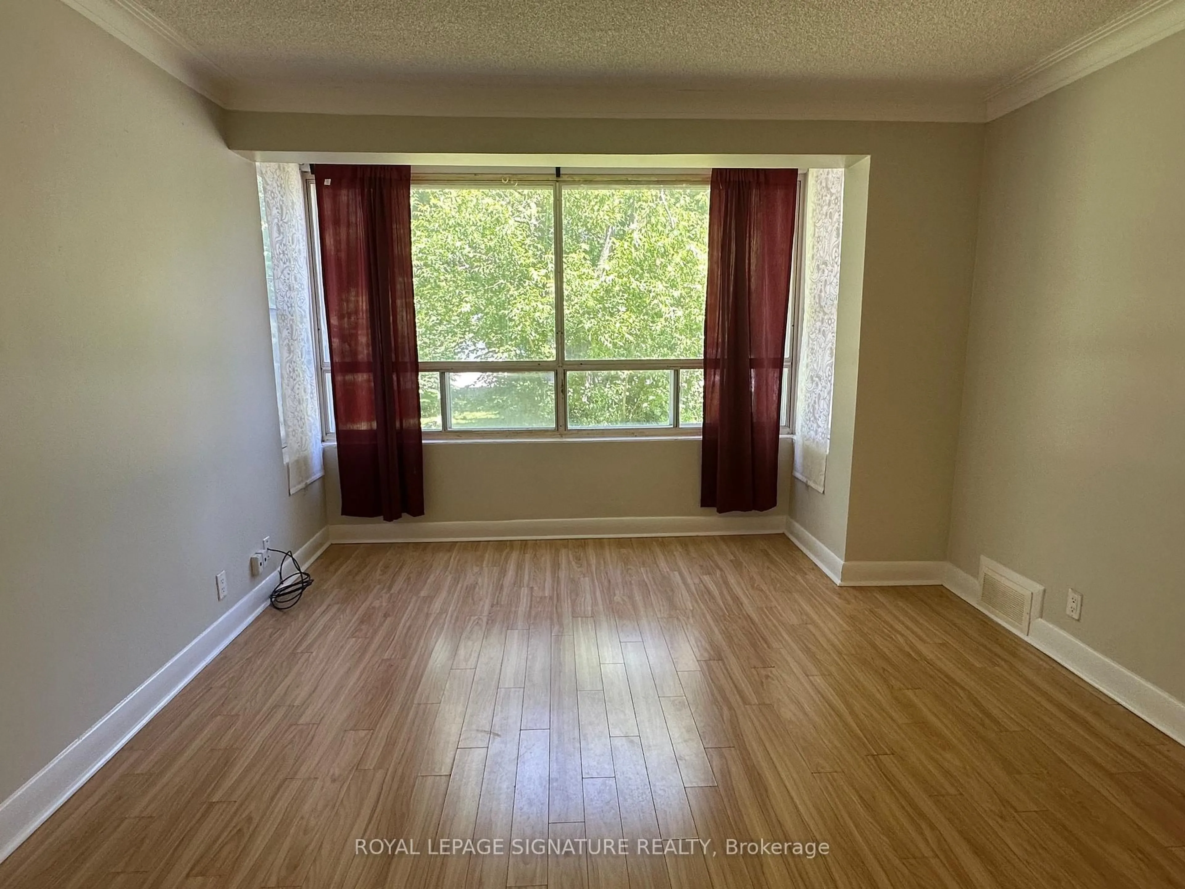 A pic of a room for 21 Marilyn Ave, Toronto Ontario M1S 1B9