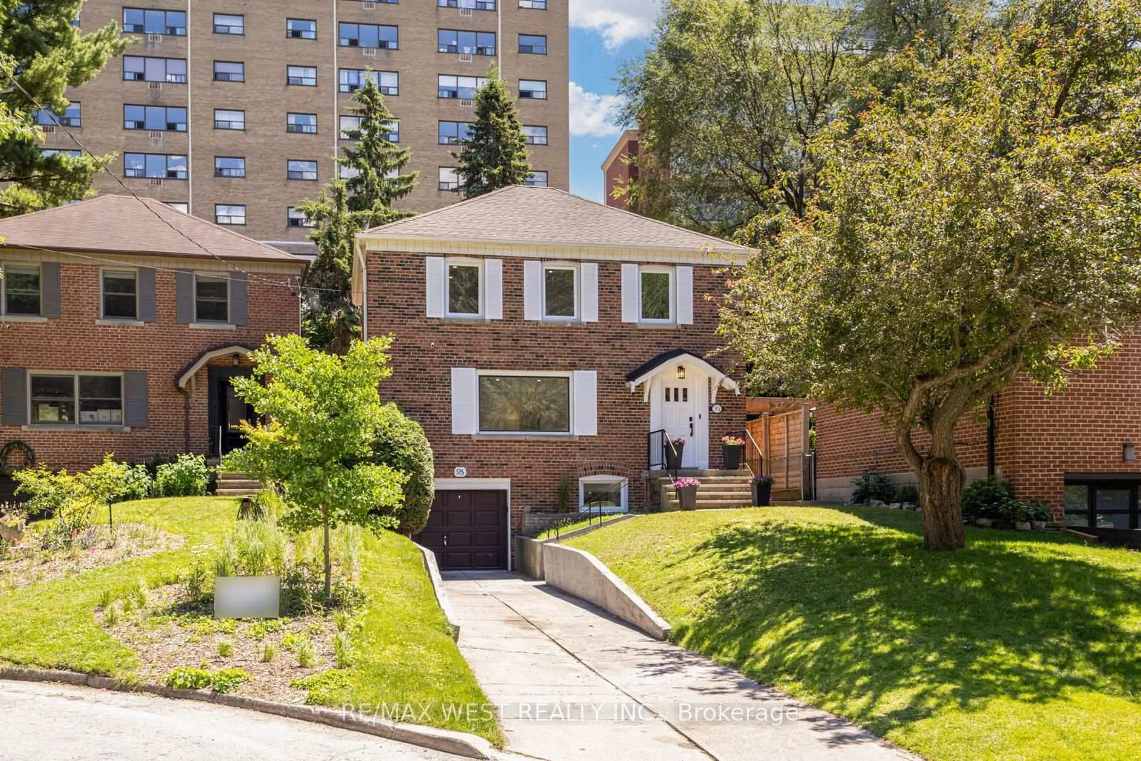 Home with brick exterior material, street for 95 Glen Davis Cres, Toronto Ontario M4E 1X7
