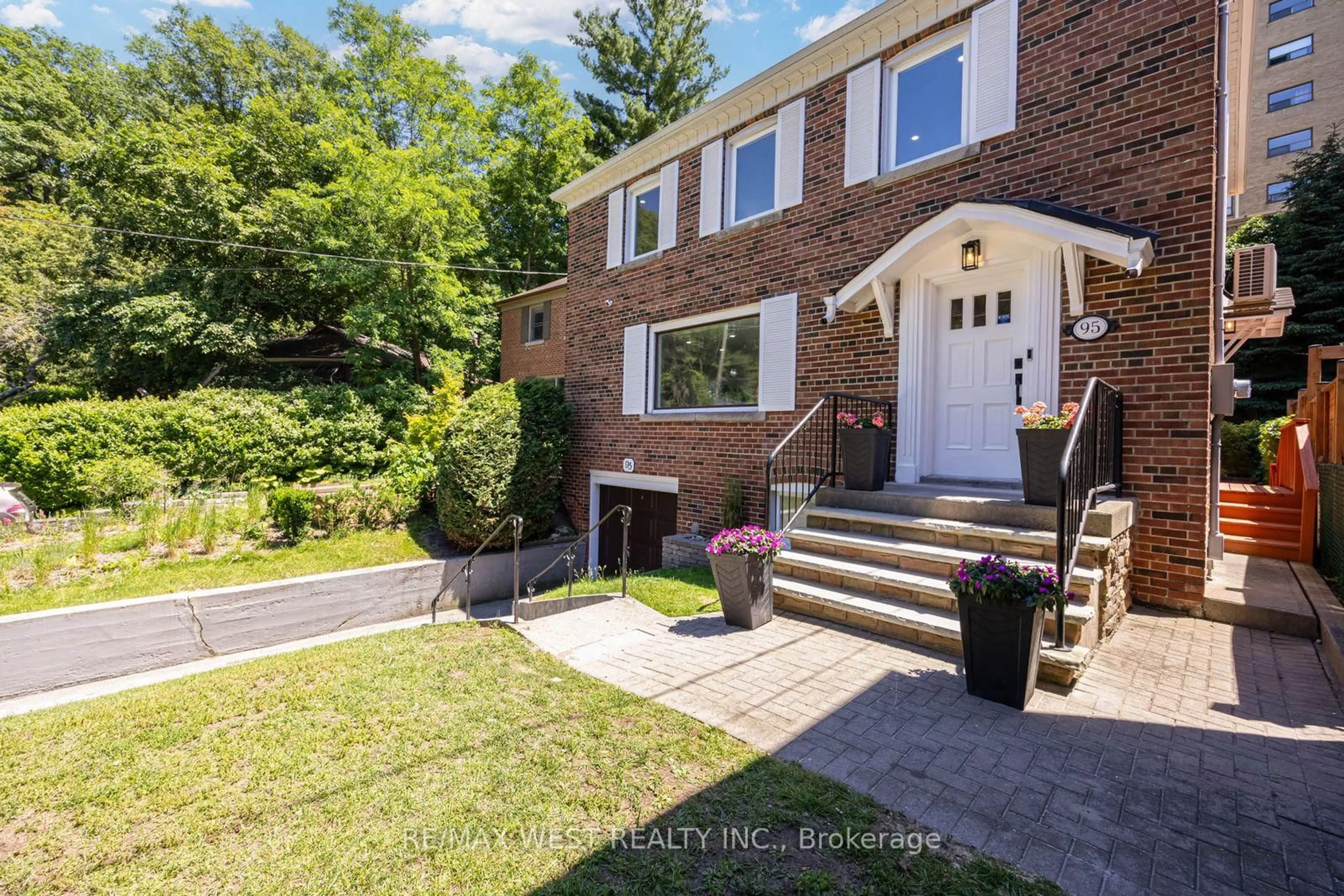 Home with brick exterior material, street for 95 Glen Davis Cres, Toronto Ontario M4E 1X7
