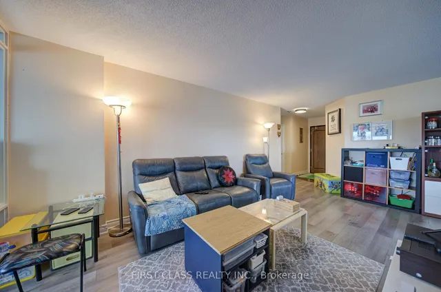 330 Alton Towers Circ #1112, Toronto 5
