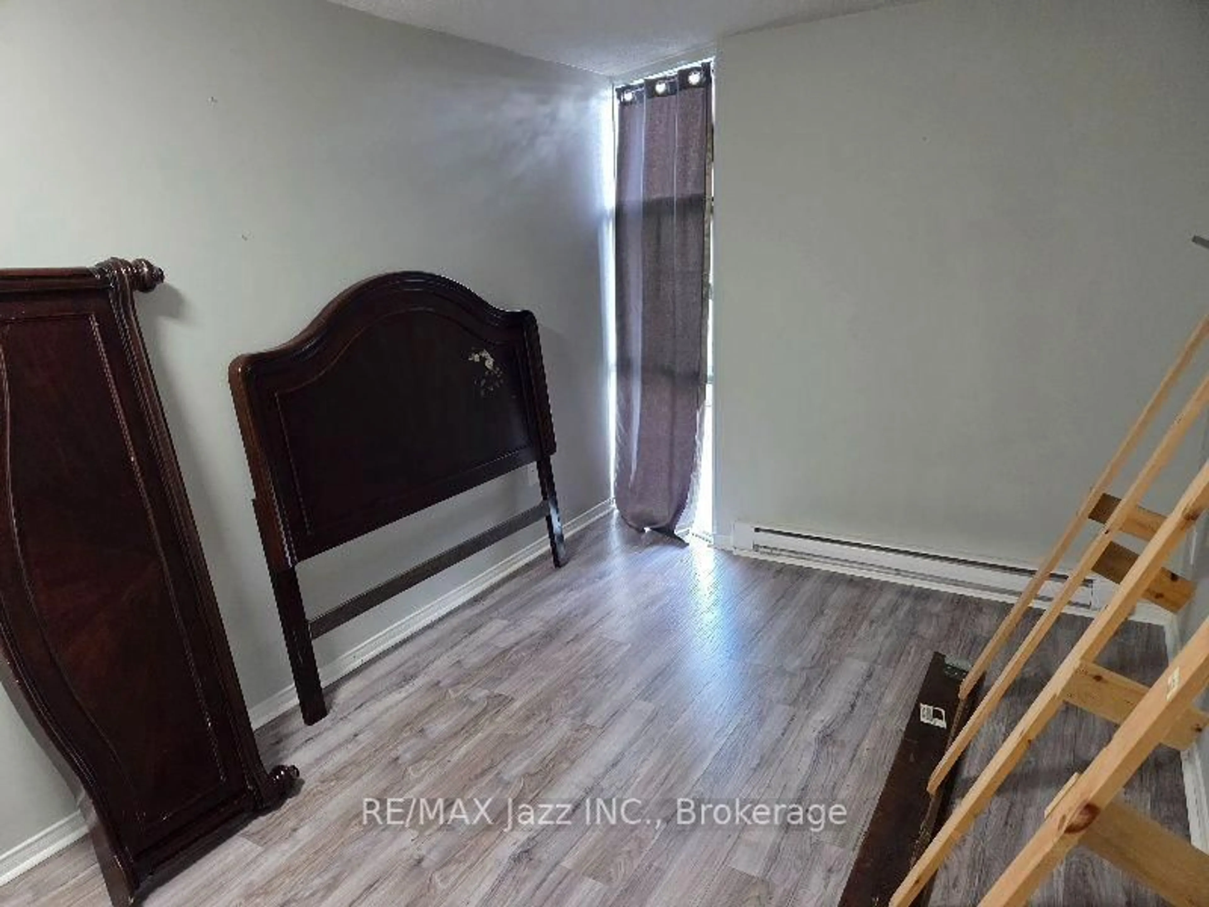 A pic of a room for 454 Centre St #108, Oshawa Ontario L1H 4C2