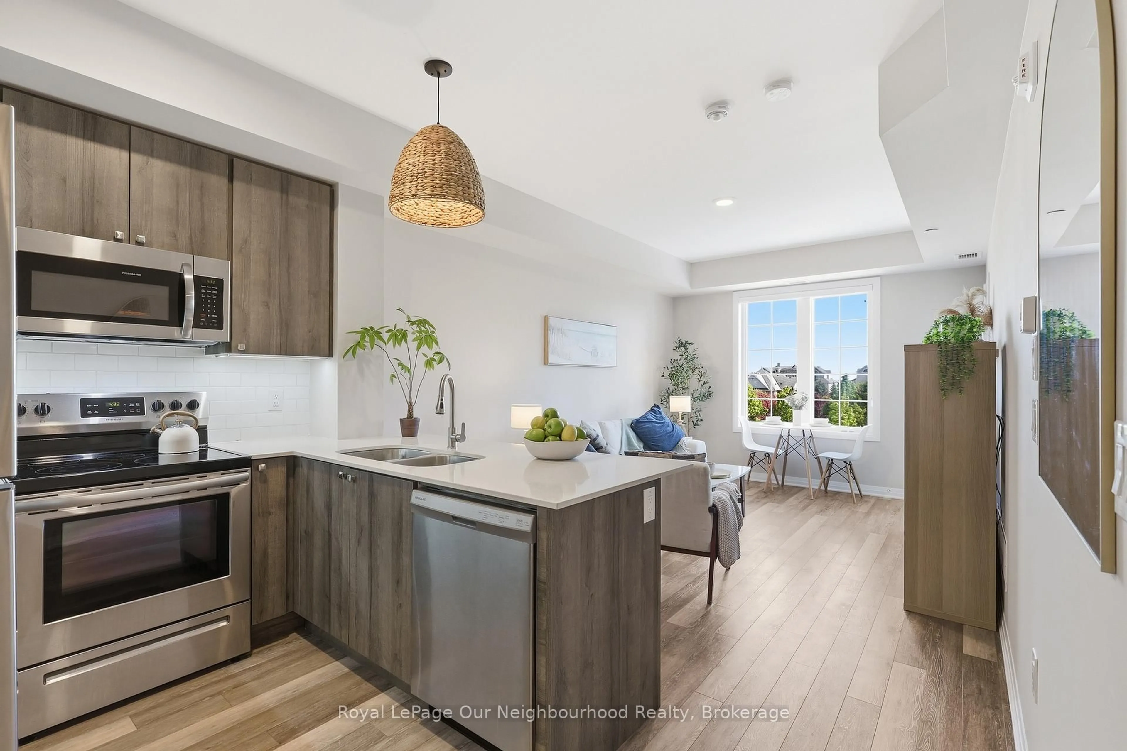 Open concept kitchen, unknown for 65 Shipway Ave #312, Clarington Ontario L1B 0B7
