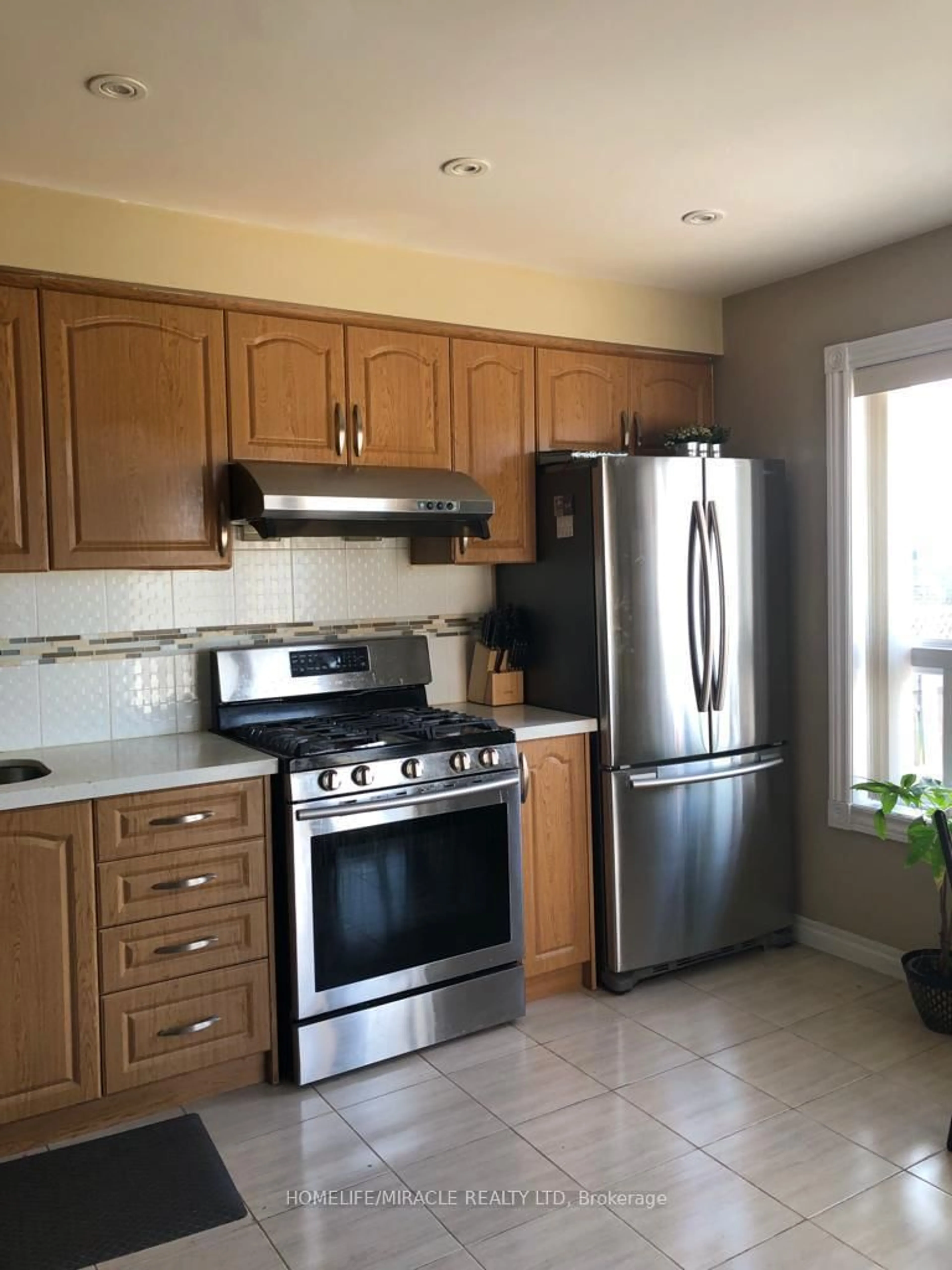 Standard kitchen, unknown for 144 Robbinstone Dr, Toronto Ontario M1B 2E7