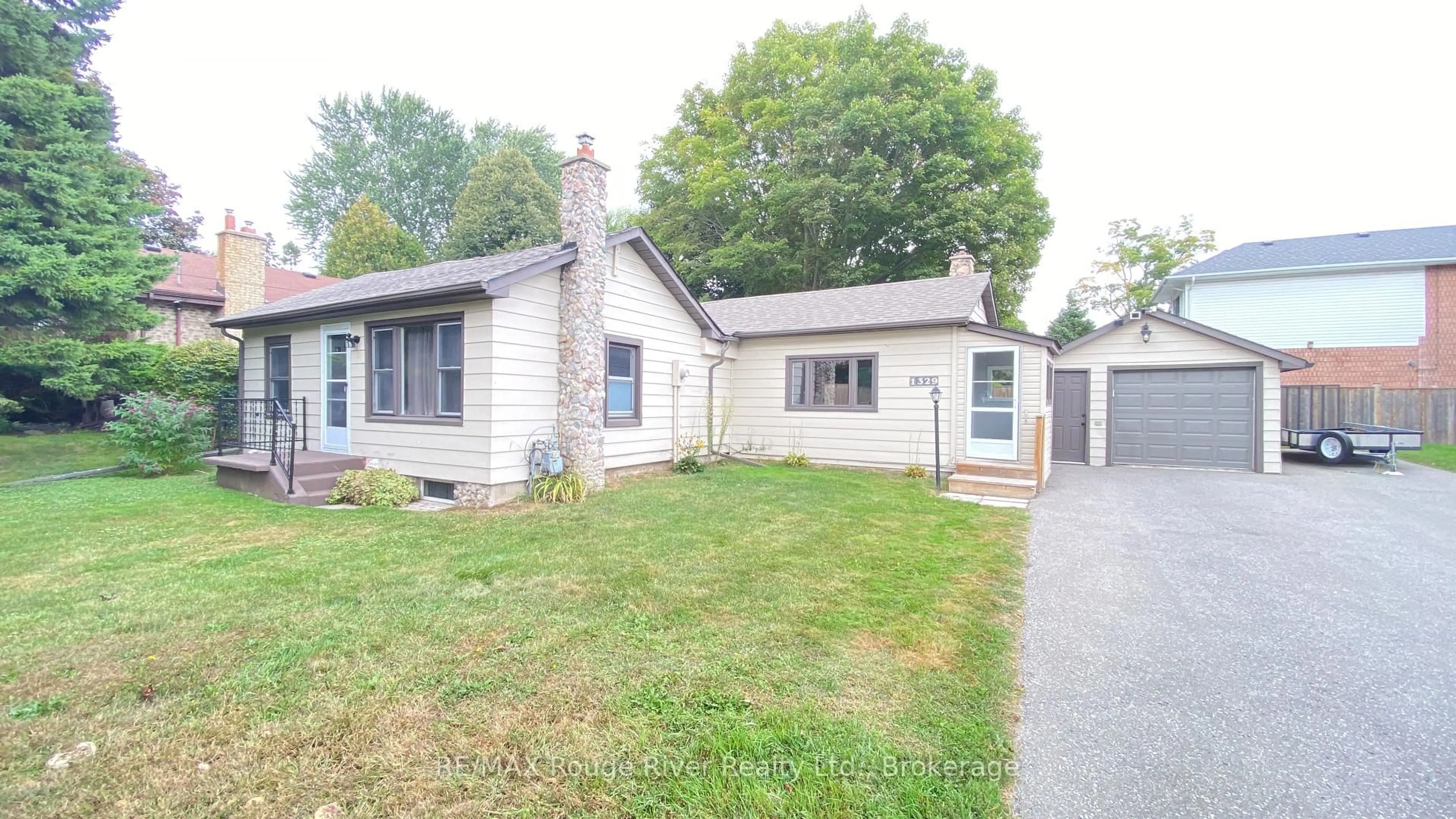 Home with vinyl exterior material, street for 1329 Church St, Clarington Ontario L1B 1C6