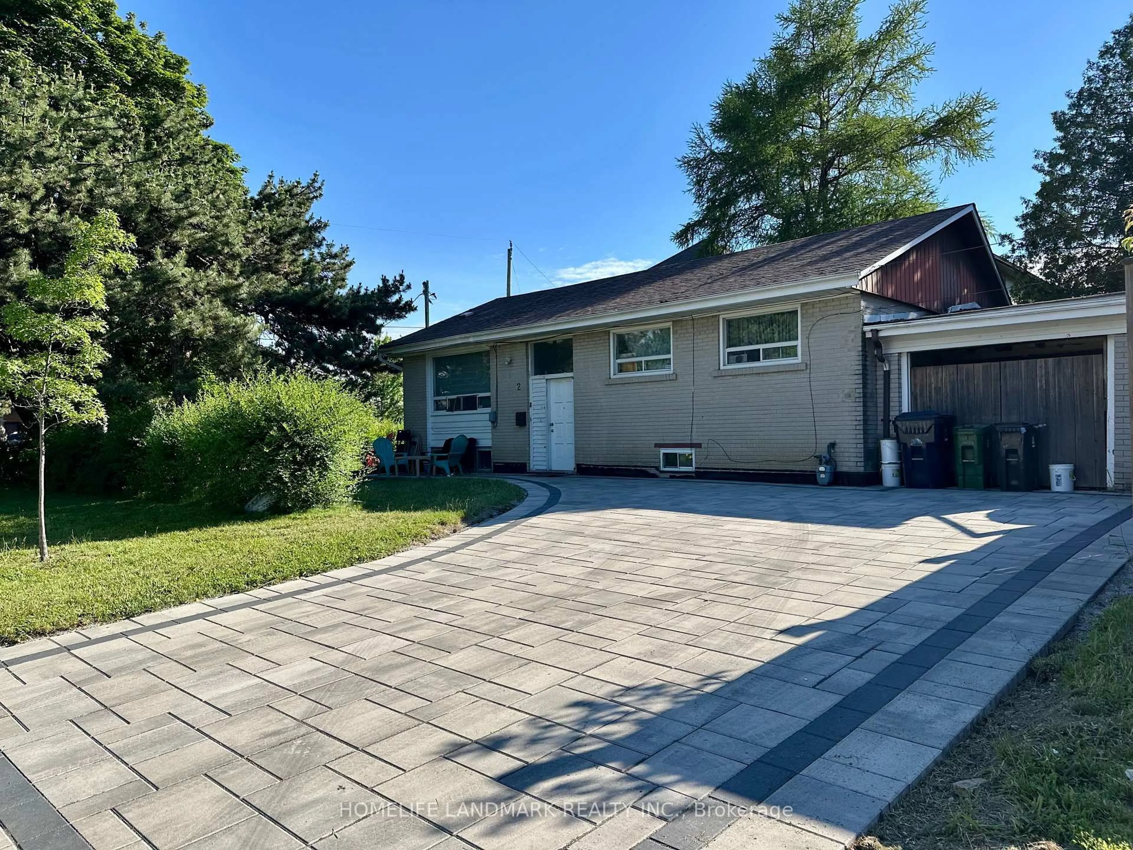 A pic from outside/outdoor area/front of a property/back of a property/a pic from drone, street for 2 Adirondack Gate, Toronto Ontario M1T 3E7