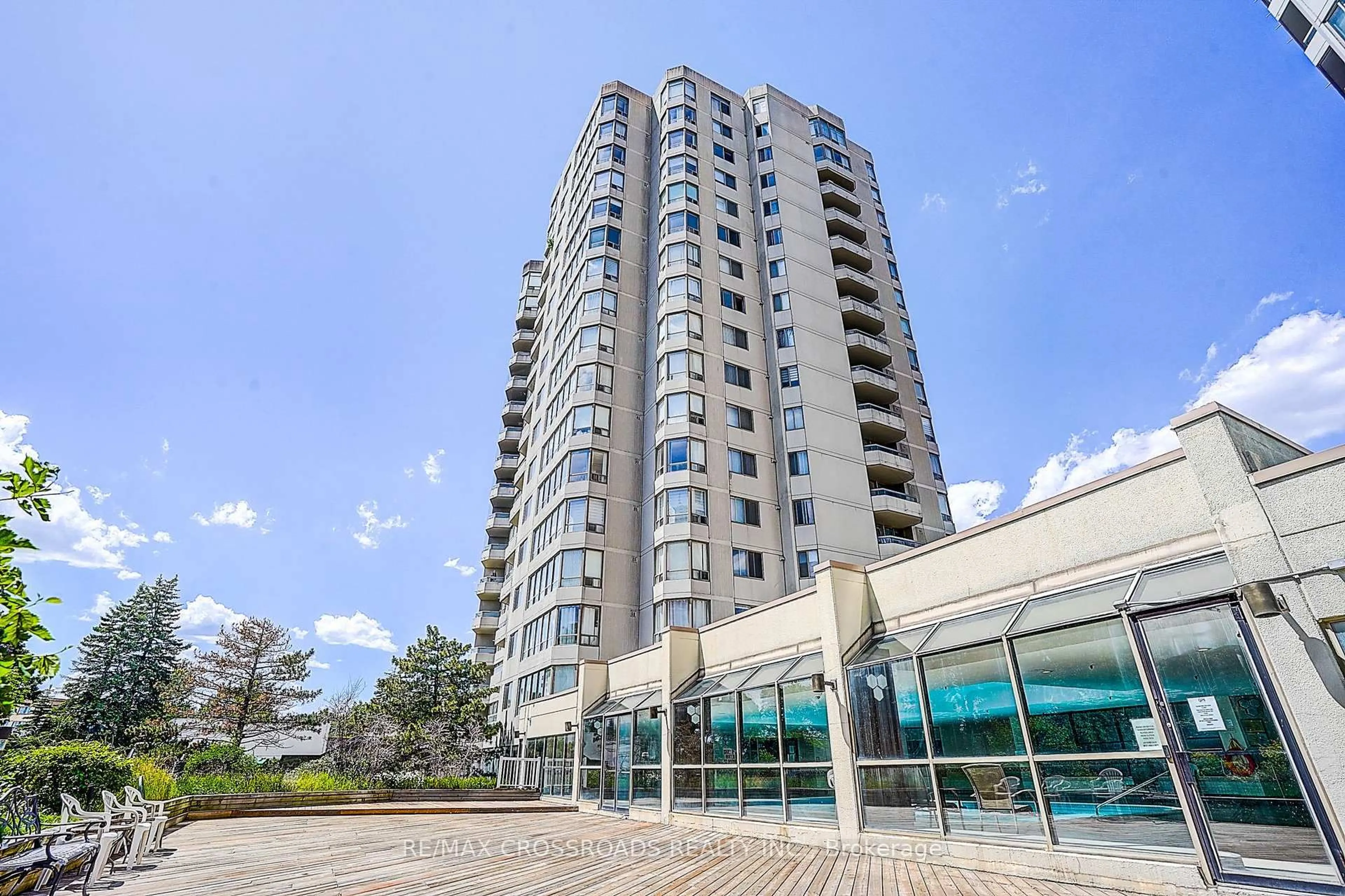 Indoor foyer for 160 Alton Towers Circ #1612, Toronto Ontario M1V 4X8