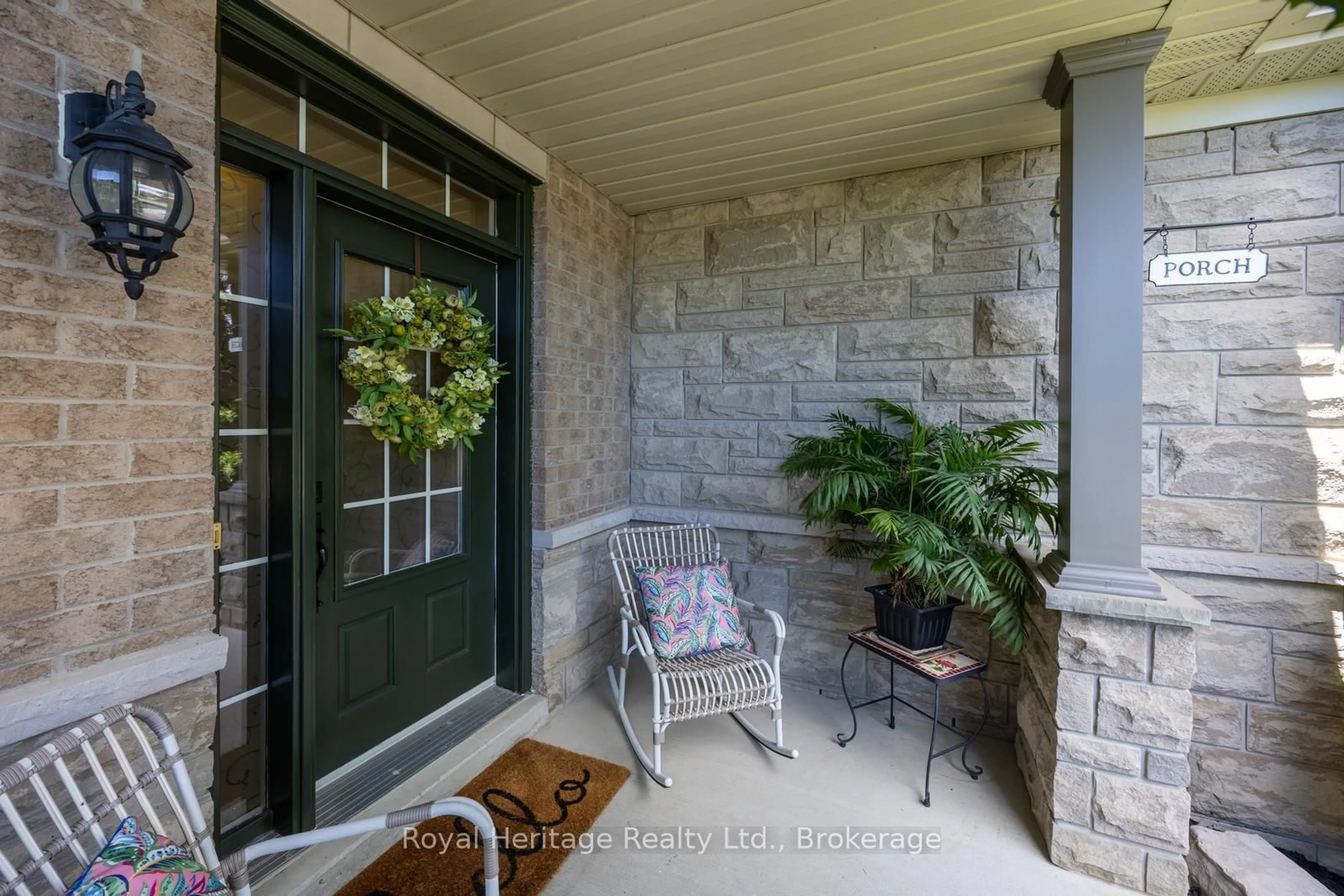 Indoor entryway for 6 Goodall Cres, Clarington Ontario L1C 0G2
