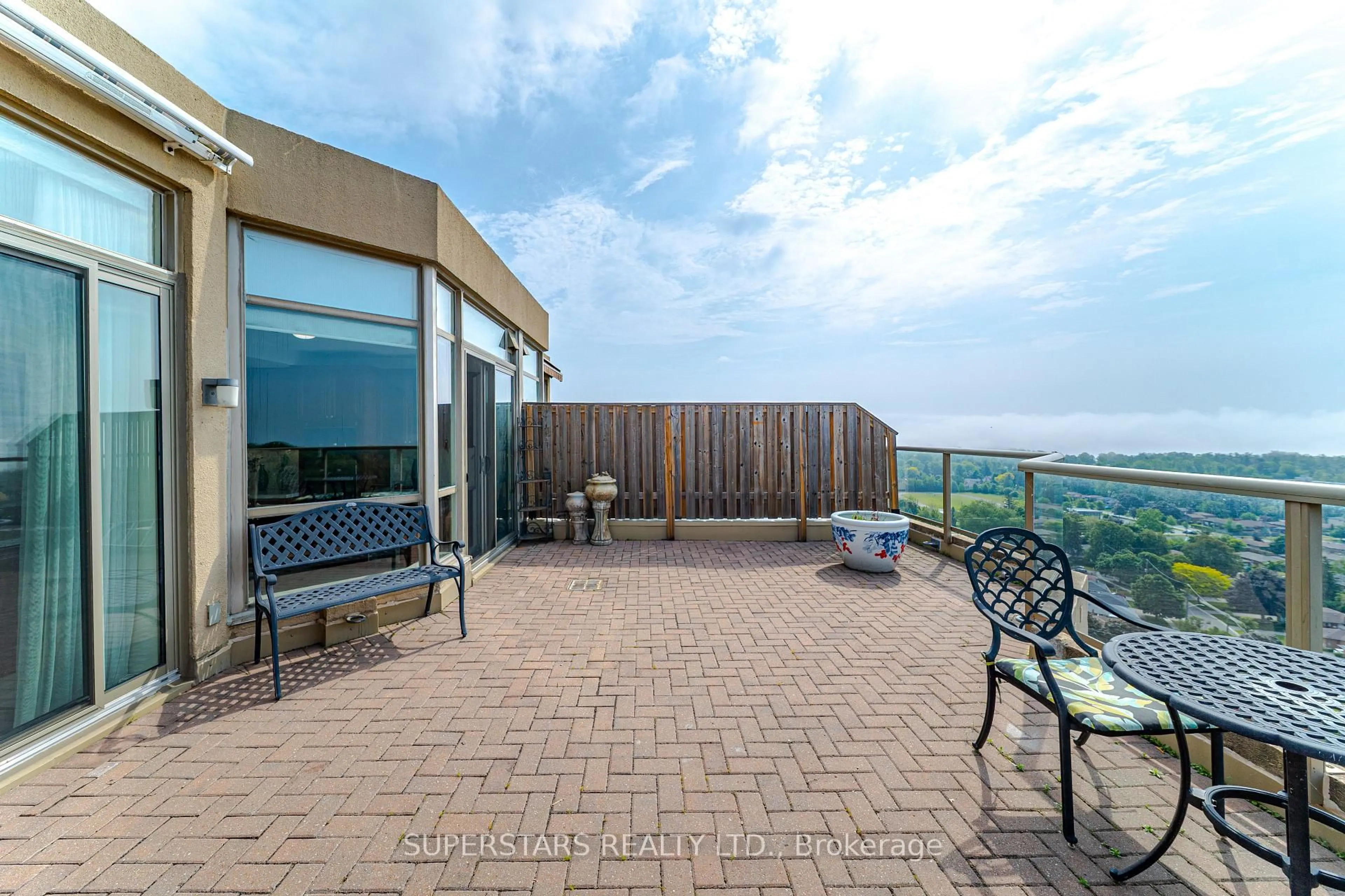 Patio, water/lake/river/ocean view for 20 Guildwood Pkwy #PH14, Toronto Ontario M1E 5B6