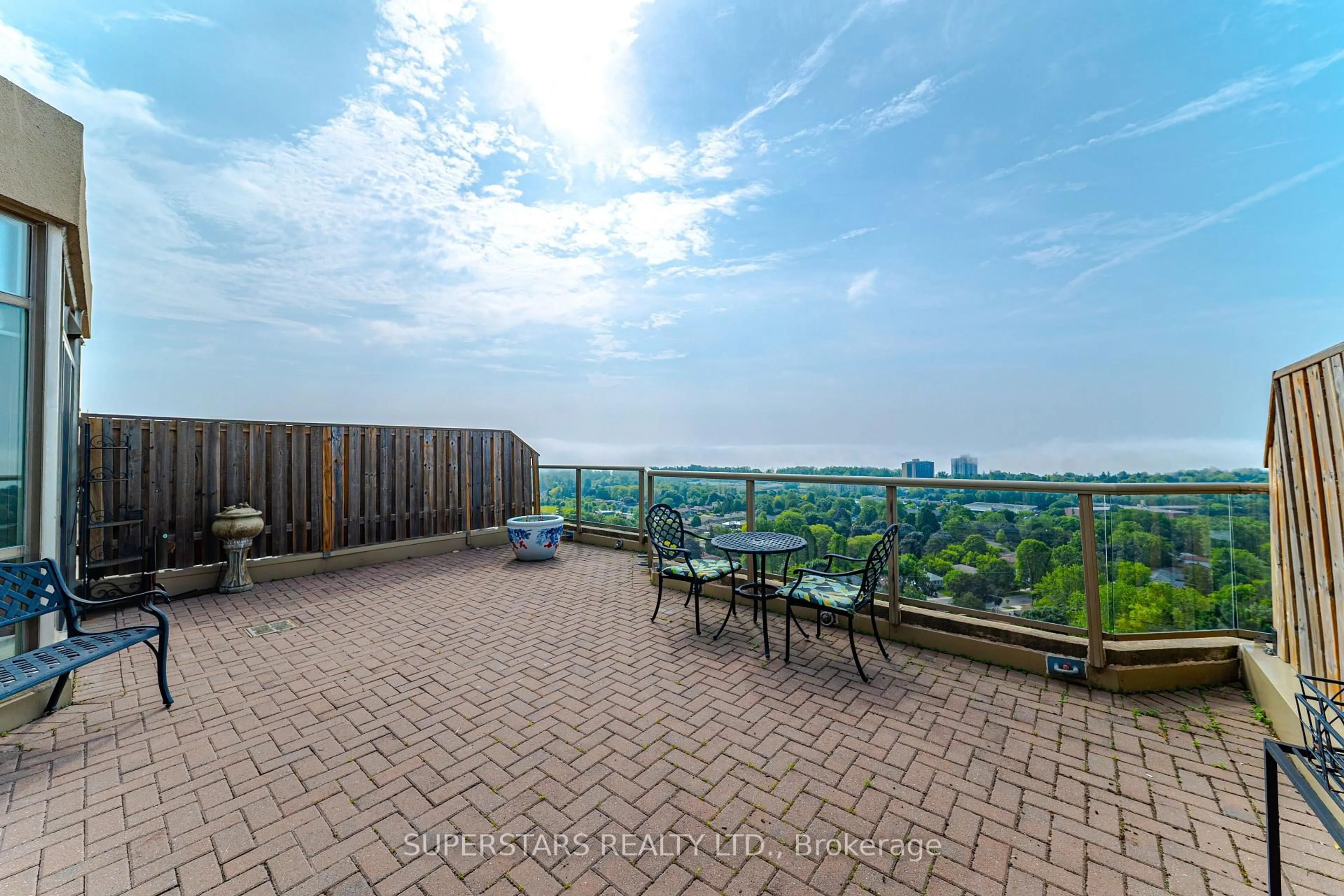 Patio, water/lake/river/ocean view for 20 Guildwood Pkwy #PH14, Toronto Ontario M1E 5B6