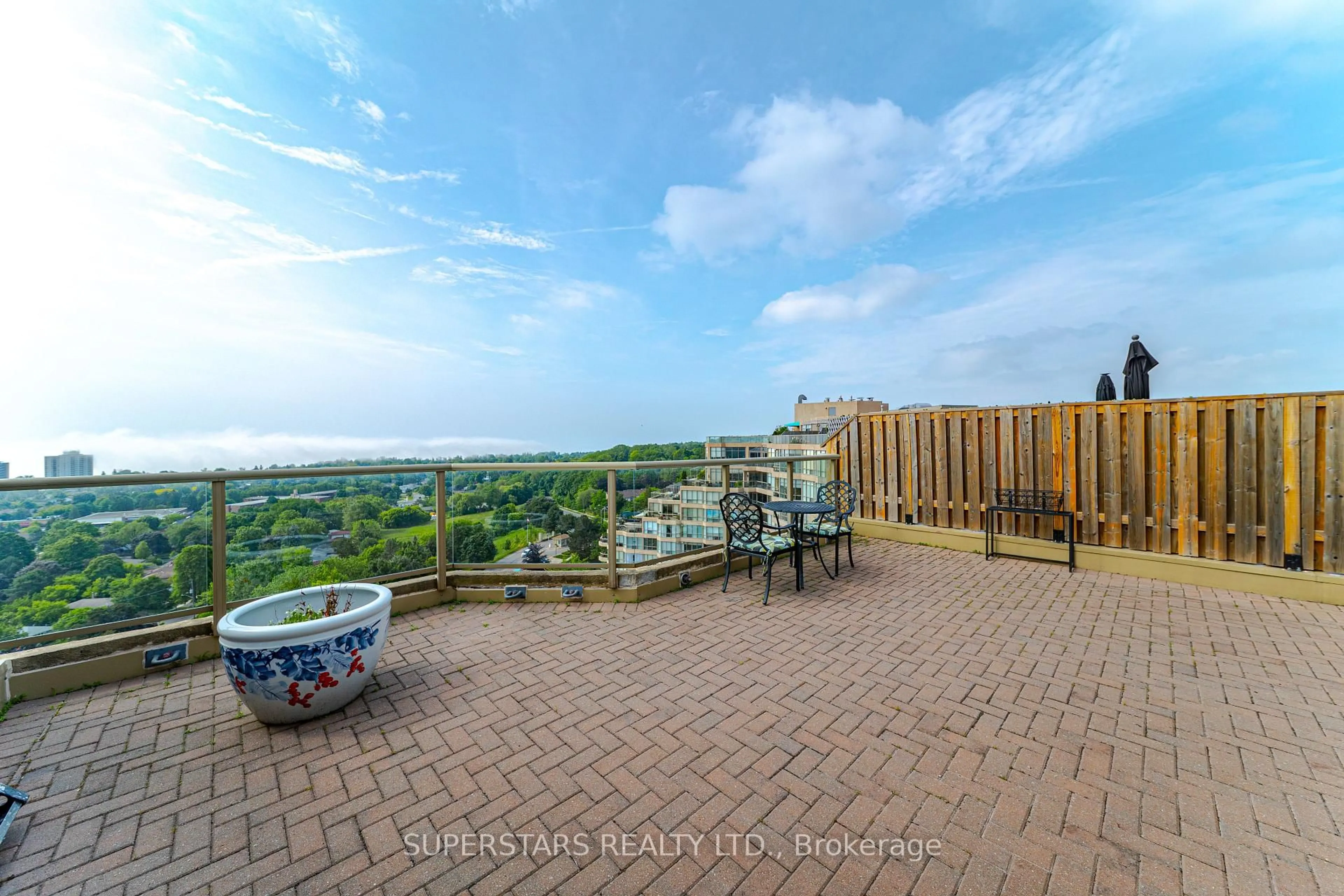 Patio, water/lake/river/ocean view for 20 Guildwood Pkwy #PH14, Toronto Ontario M1E 5B6