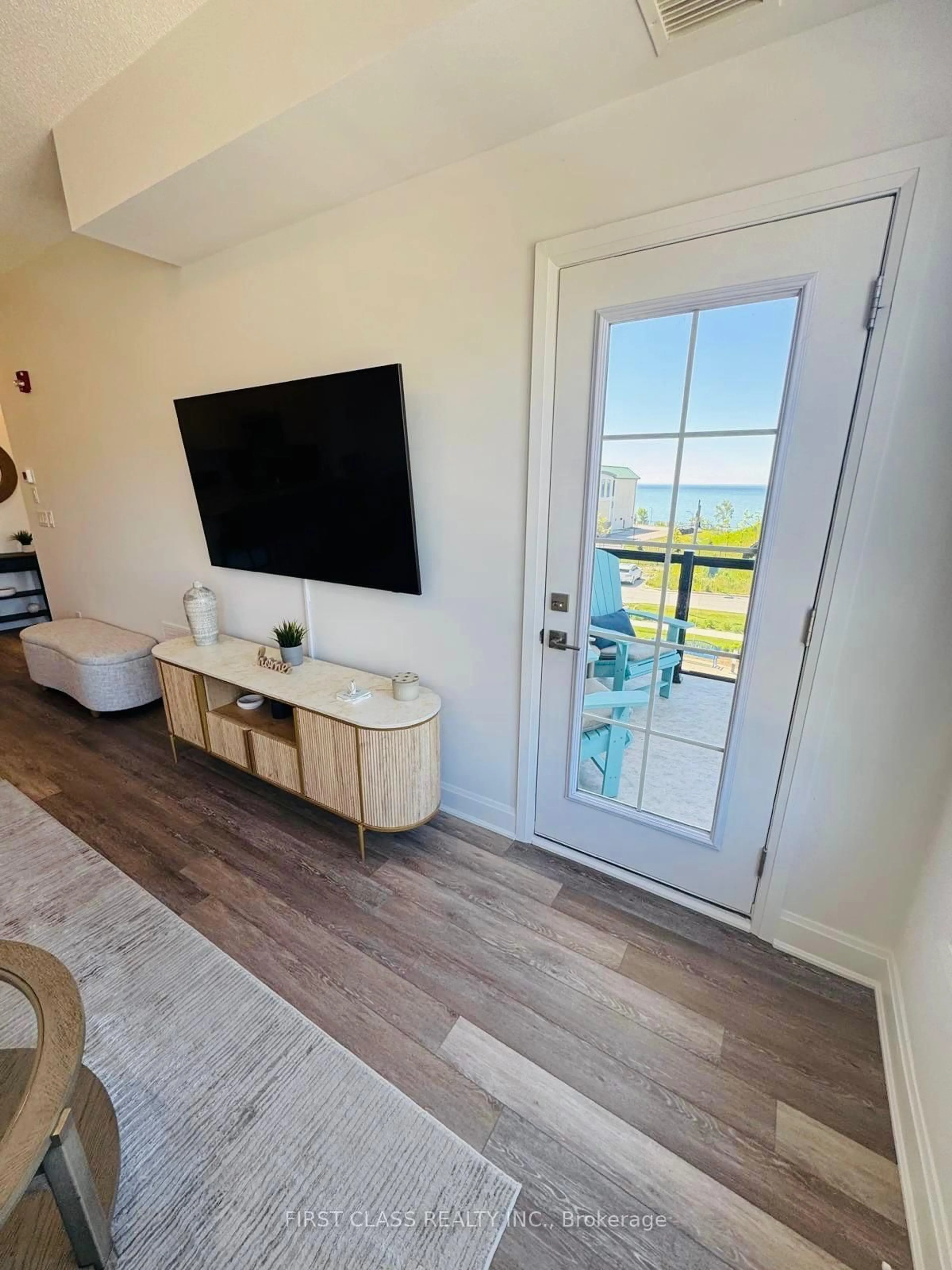 Indoor entryway for 50 Lakebreeze Dr #306, Clarington Ontario L1B 0V9
