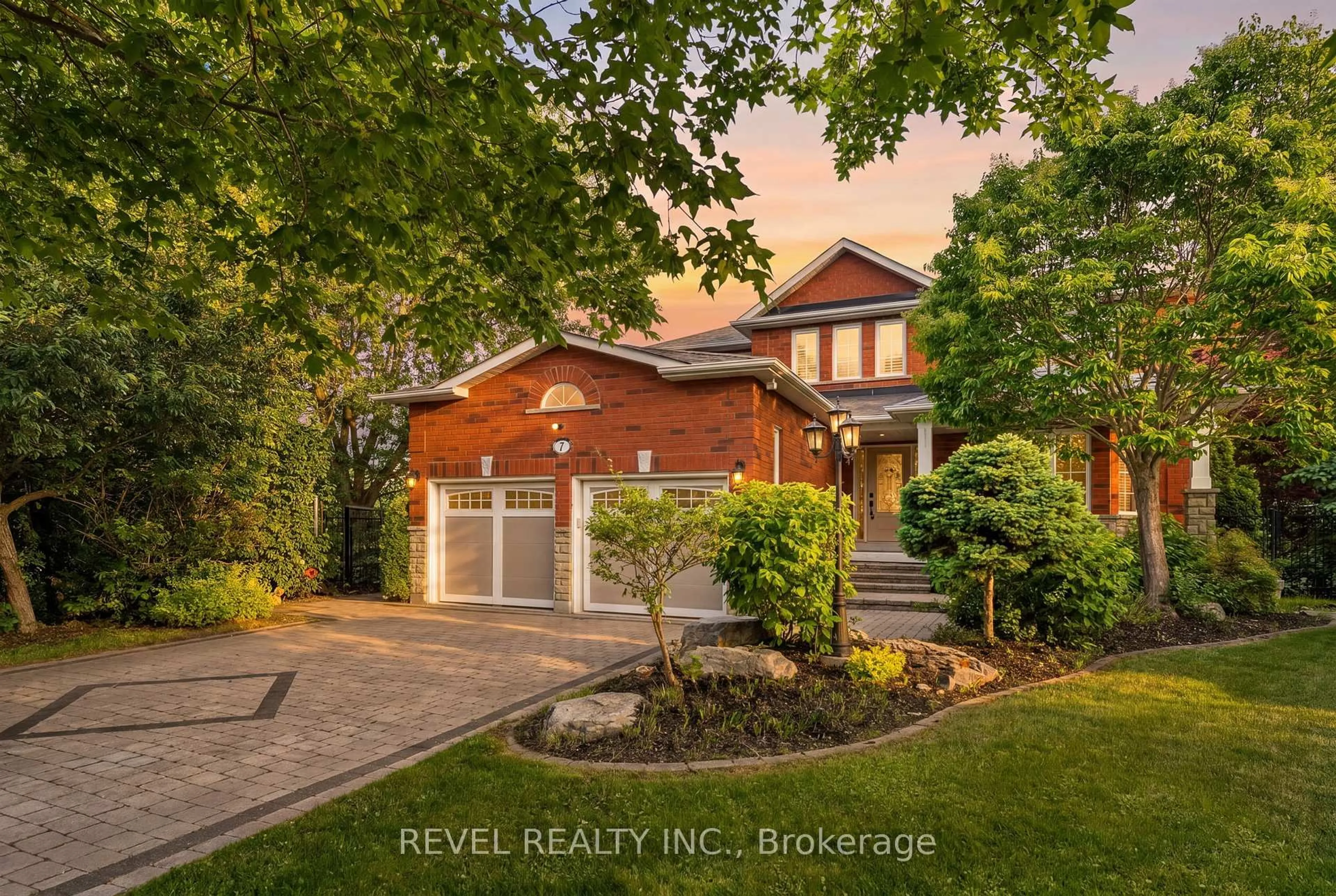 Home with brick exterior material, street for 7 Callander Crt, Ajax Ontario L1S 7M5