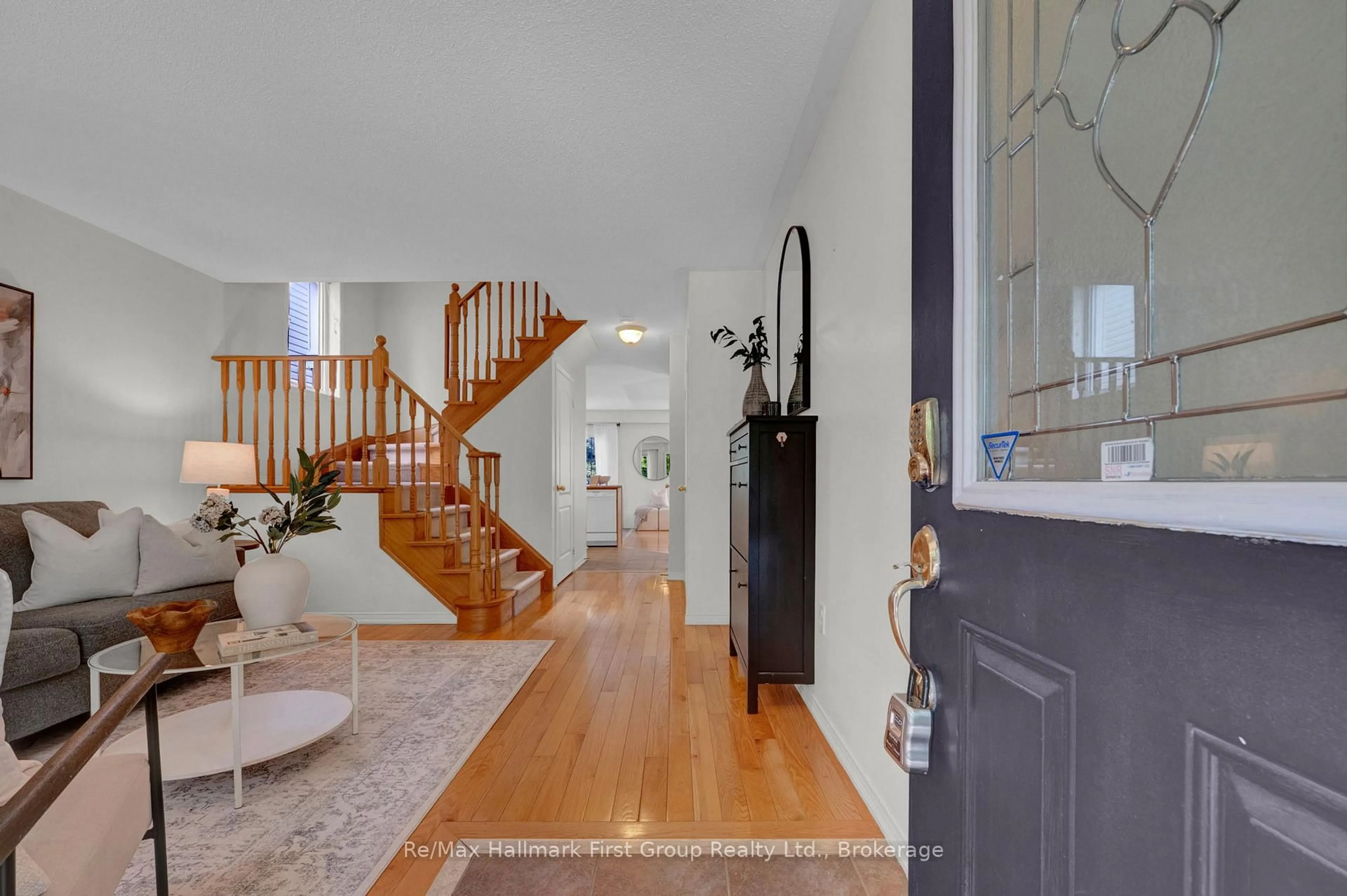 Indoor entryway for 2363 Winlord Pl, Oshawa Ontario L1L 0B9