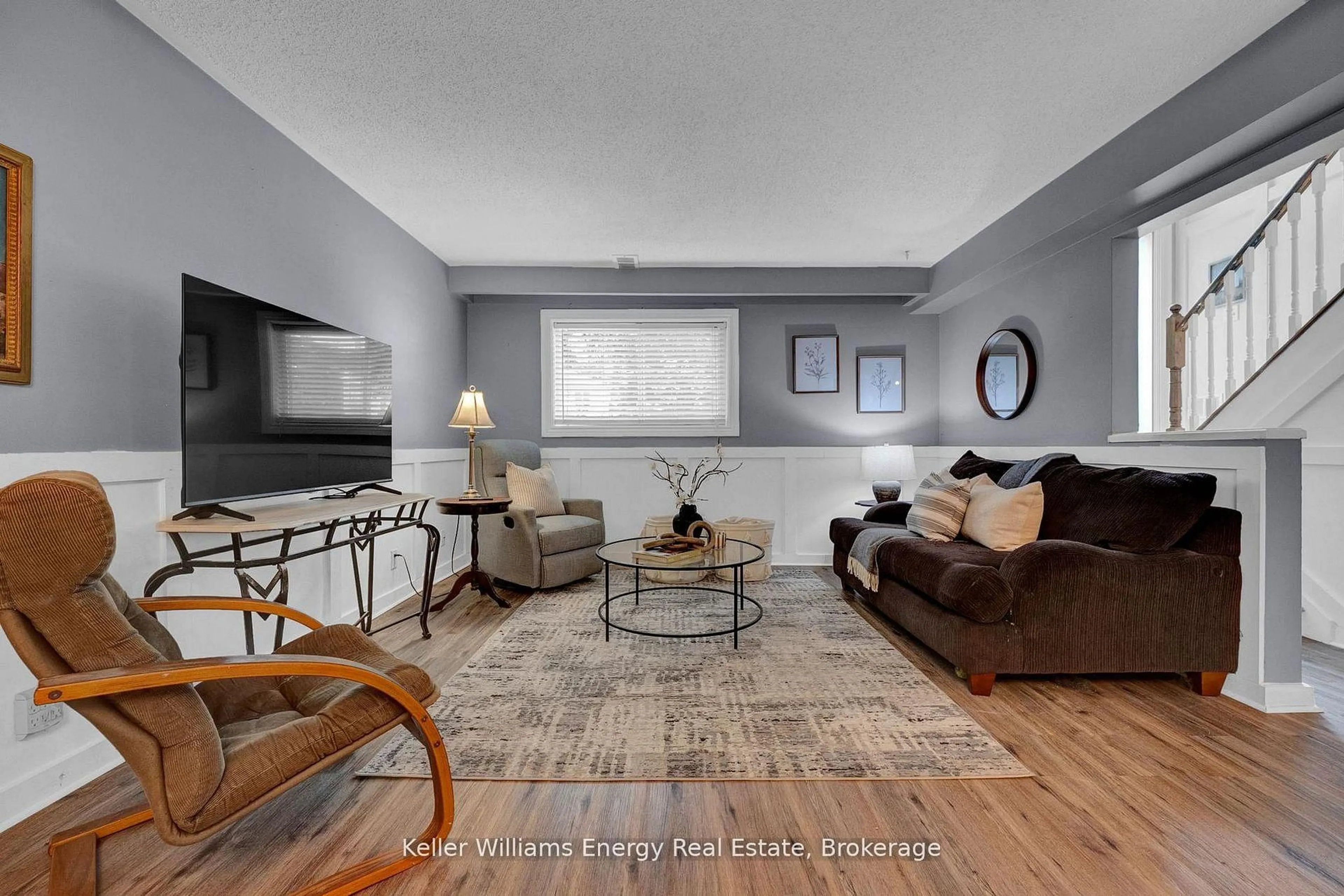 Living room with furniture, unknown for 906 Centre St, Whitby Ontario L1N 4V1