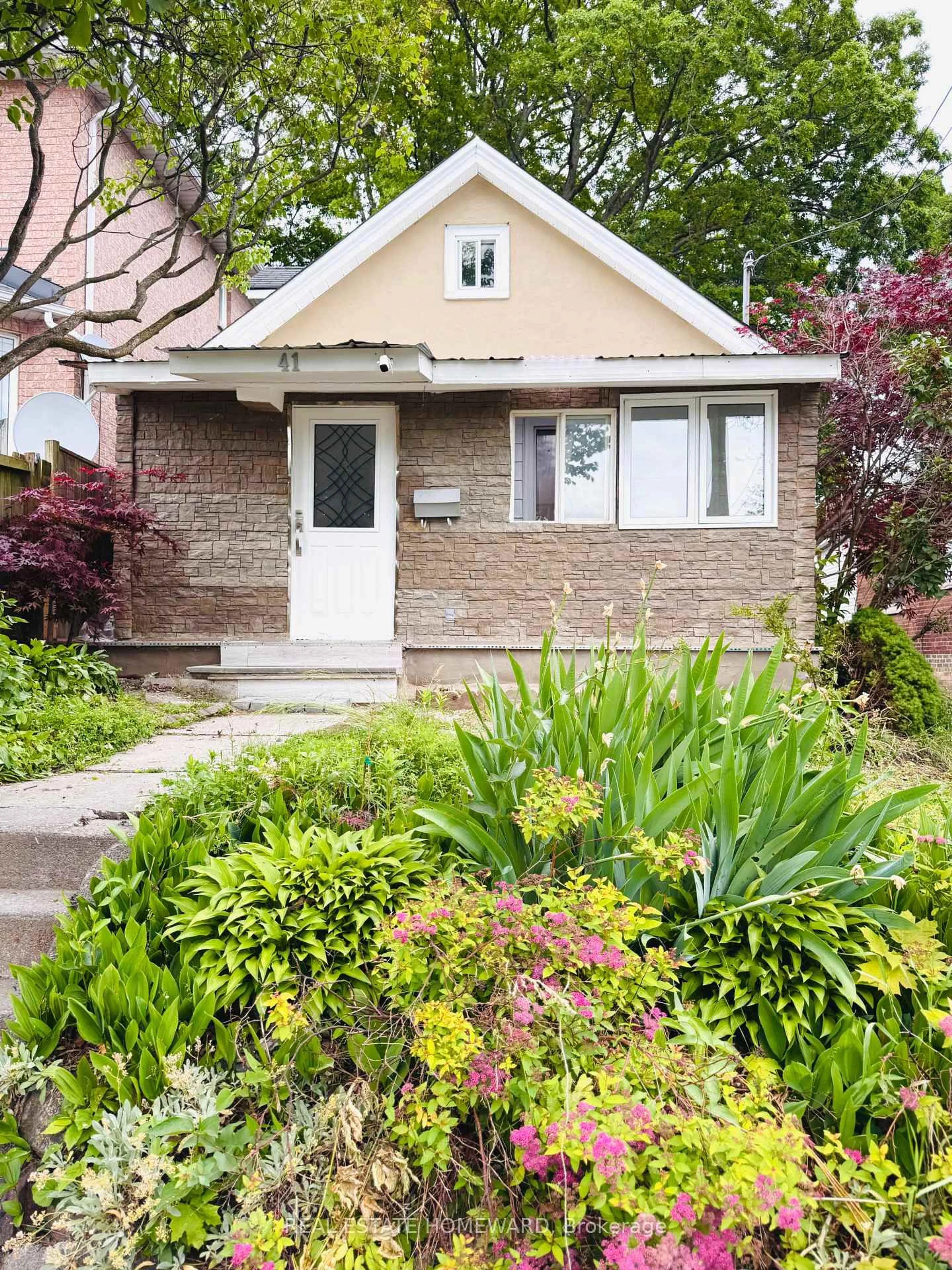 Home with brick exterior material, street for 41 Patterson Ave, Toronto Ontario M1L 3Y1