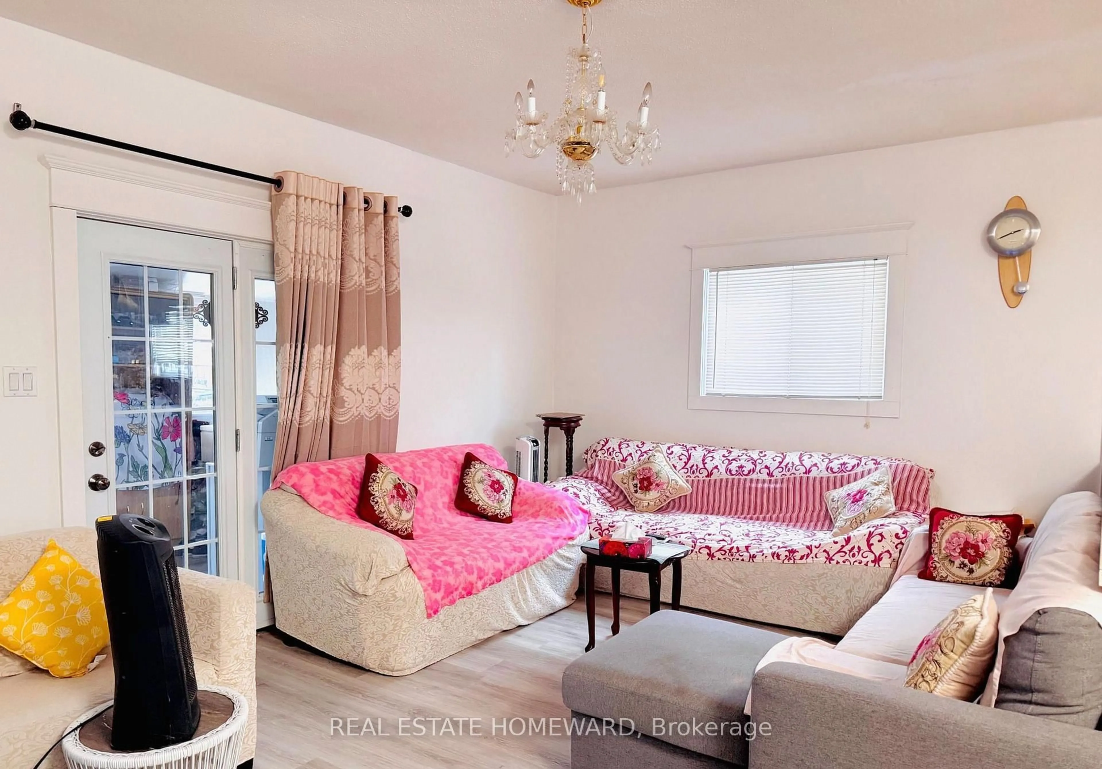 Living room with furniture, unknown for 41 Patterson Ave, Toronto Ontario M1L 3Y1