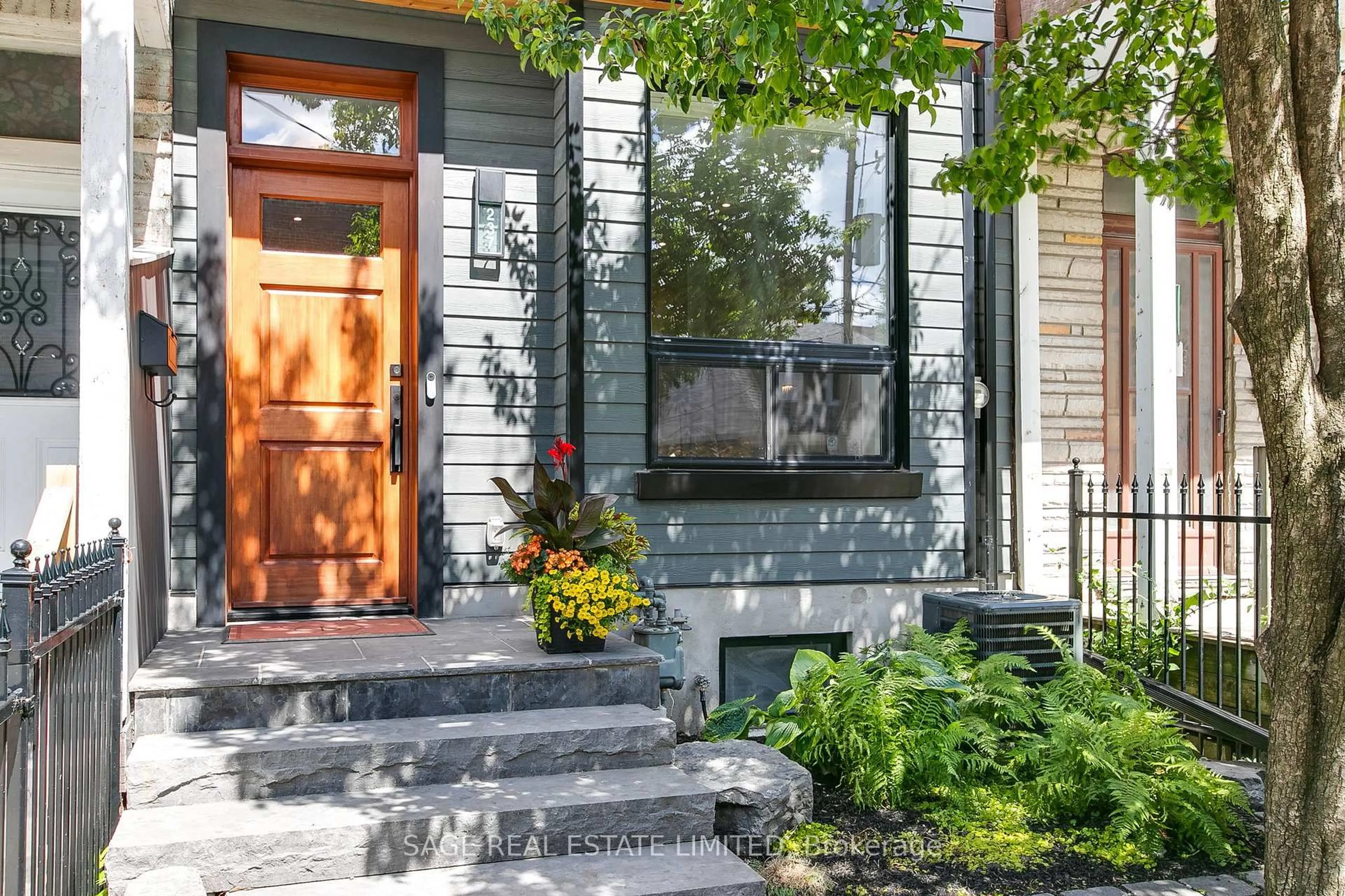Unknown for 237 Logan Ave, Toronto Ontario M4M 2N2