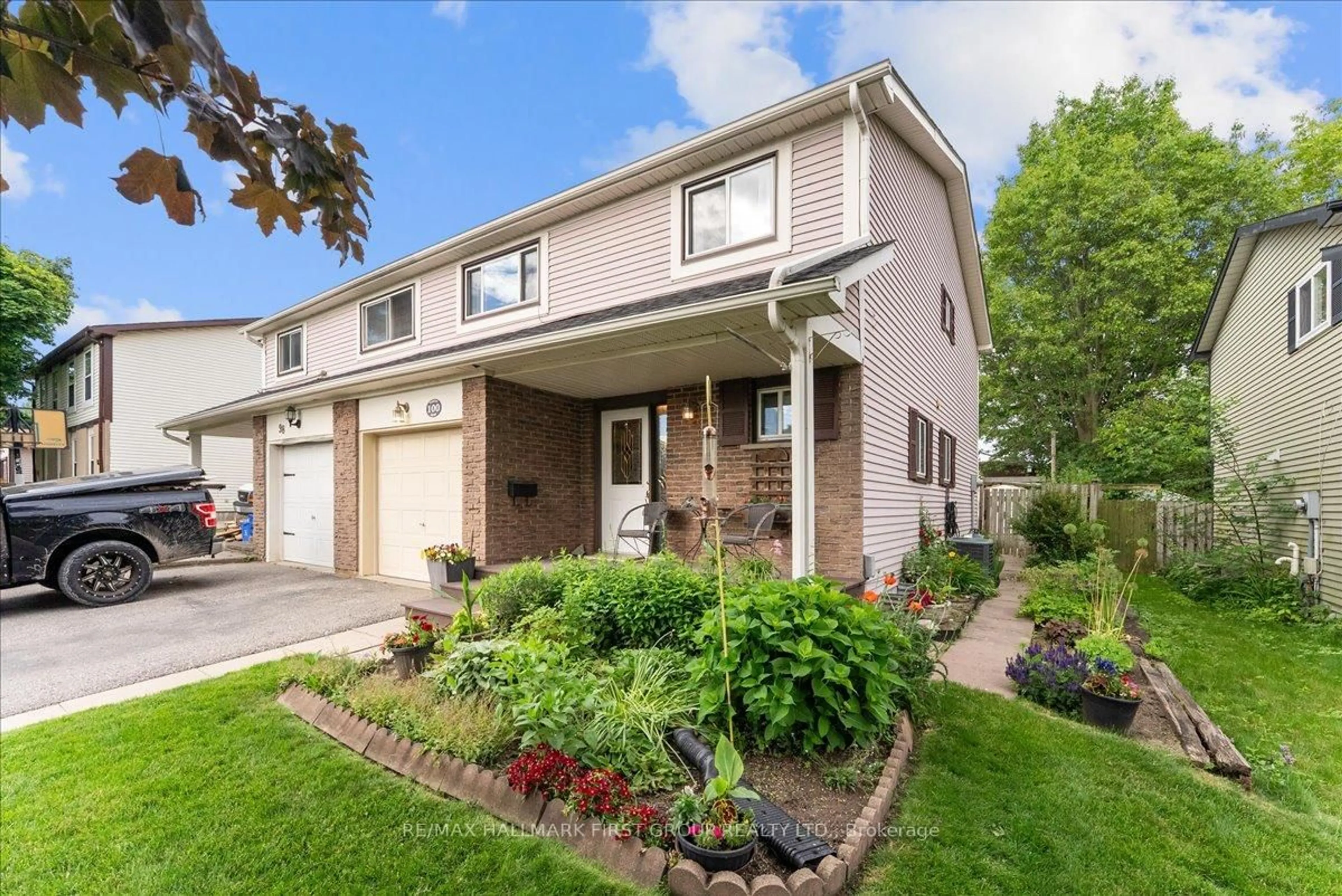 Home with vinyl exterior material, street for 100 Martin Rd, Clarington Ontario L1C 3N4