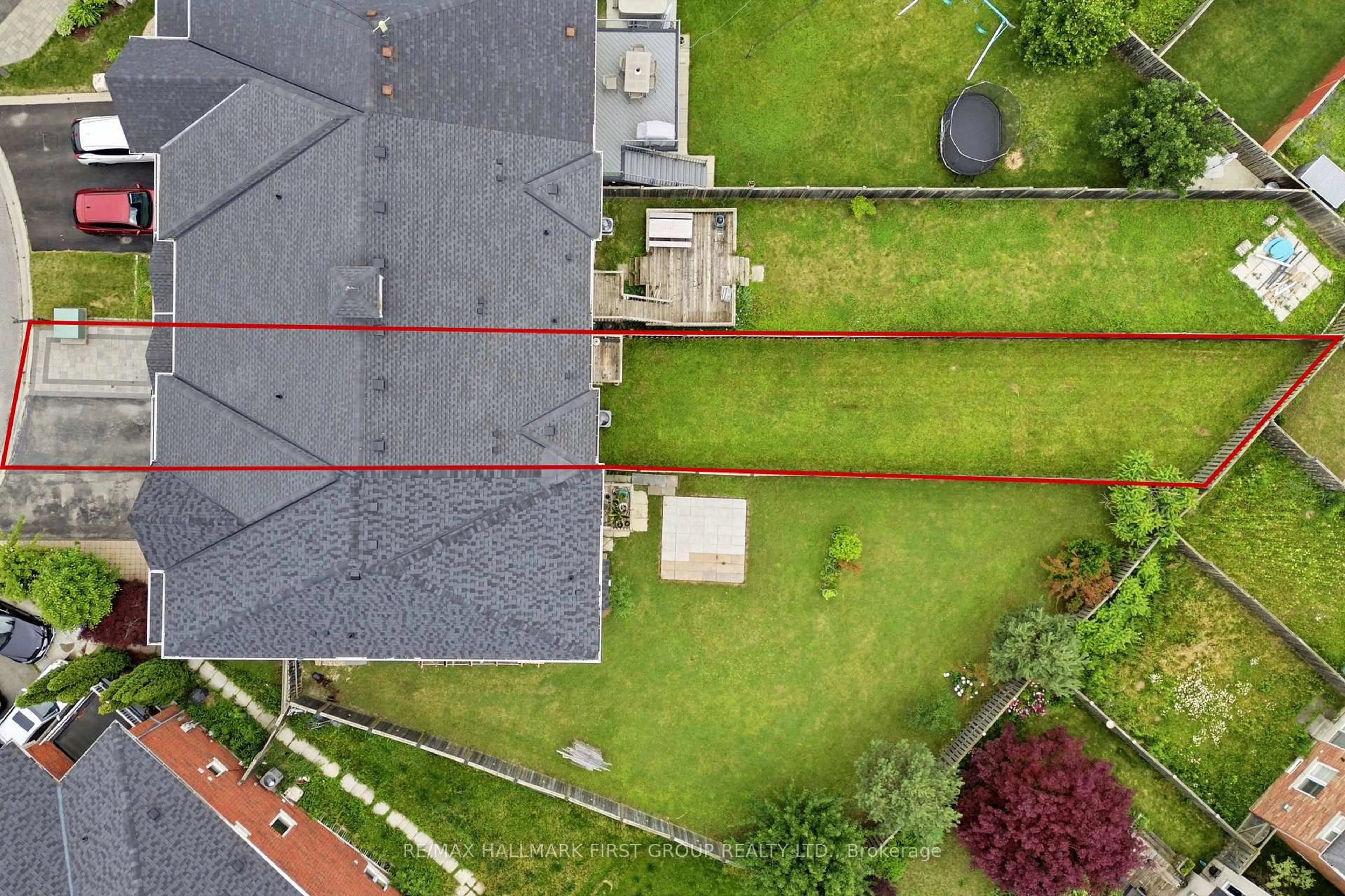 A pic from outside/outdoor area/front of a property/back of a property/a pic from drone, unknown for 54 Whitefoot Cres, Ajax Ontario L1Z 2E2