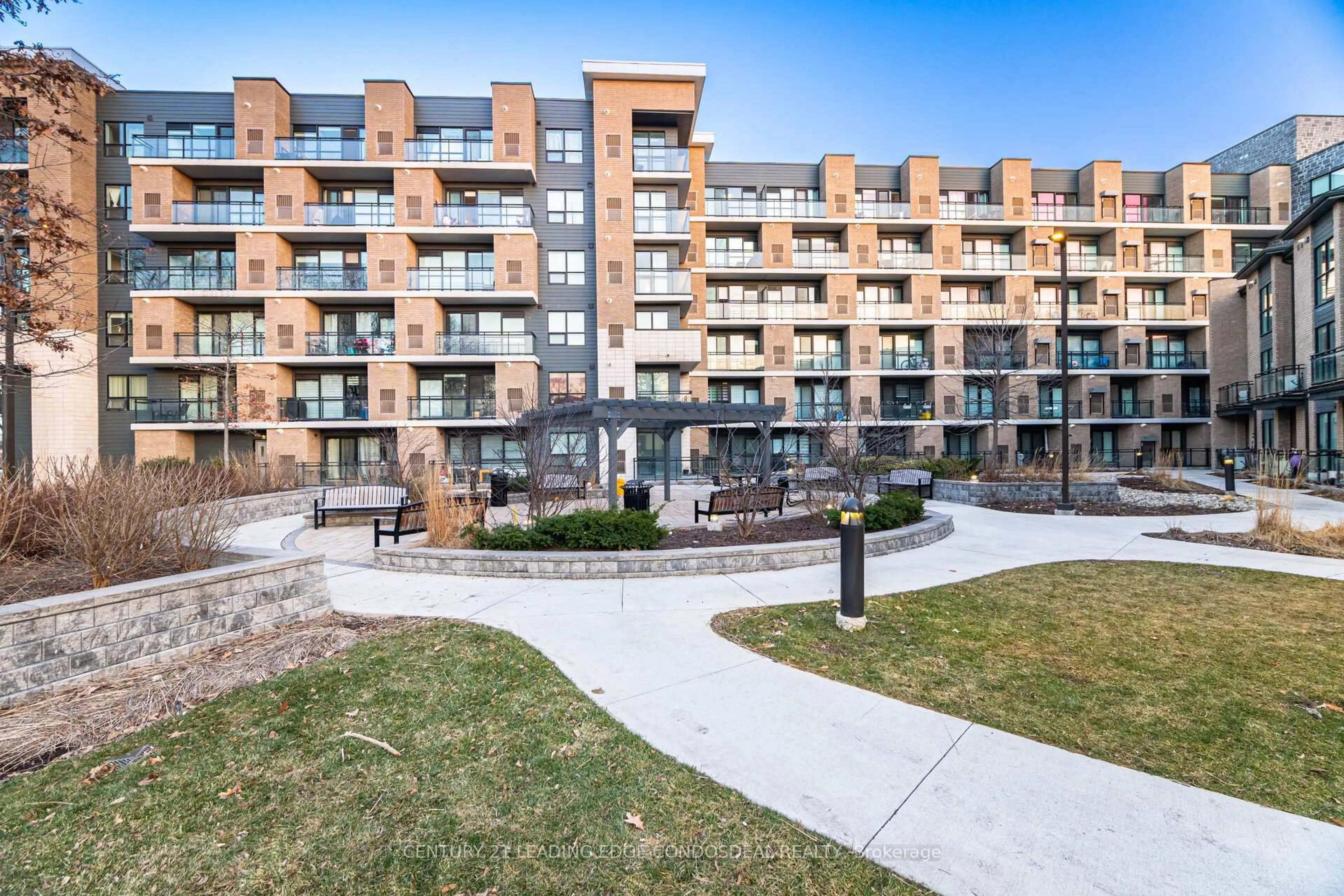 Patio, unknown for 1 Falaise Rd #424, Toronto Ontario M1E 0B9