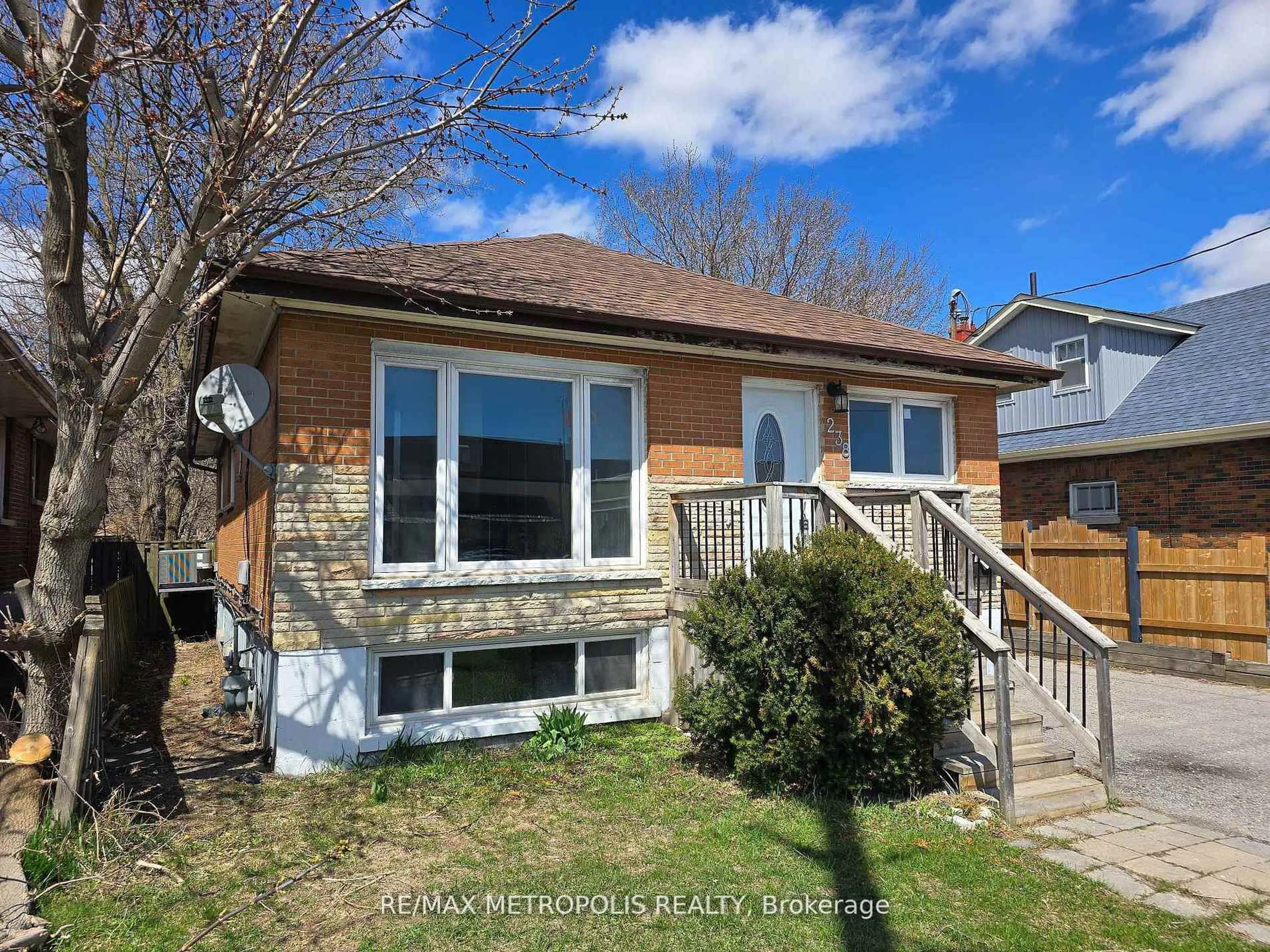 Unknown for 238 Toronto Ave, Oshawa Ontario L1H 3C1