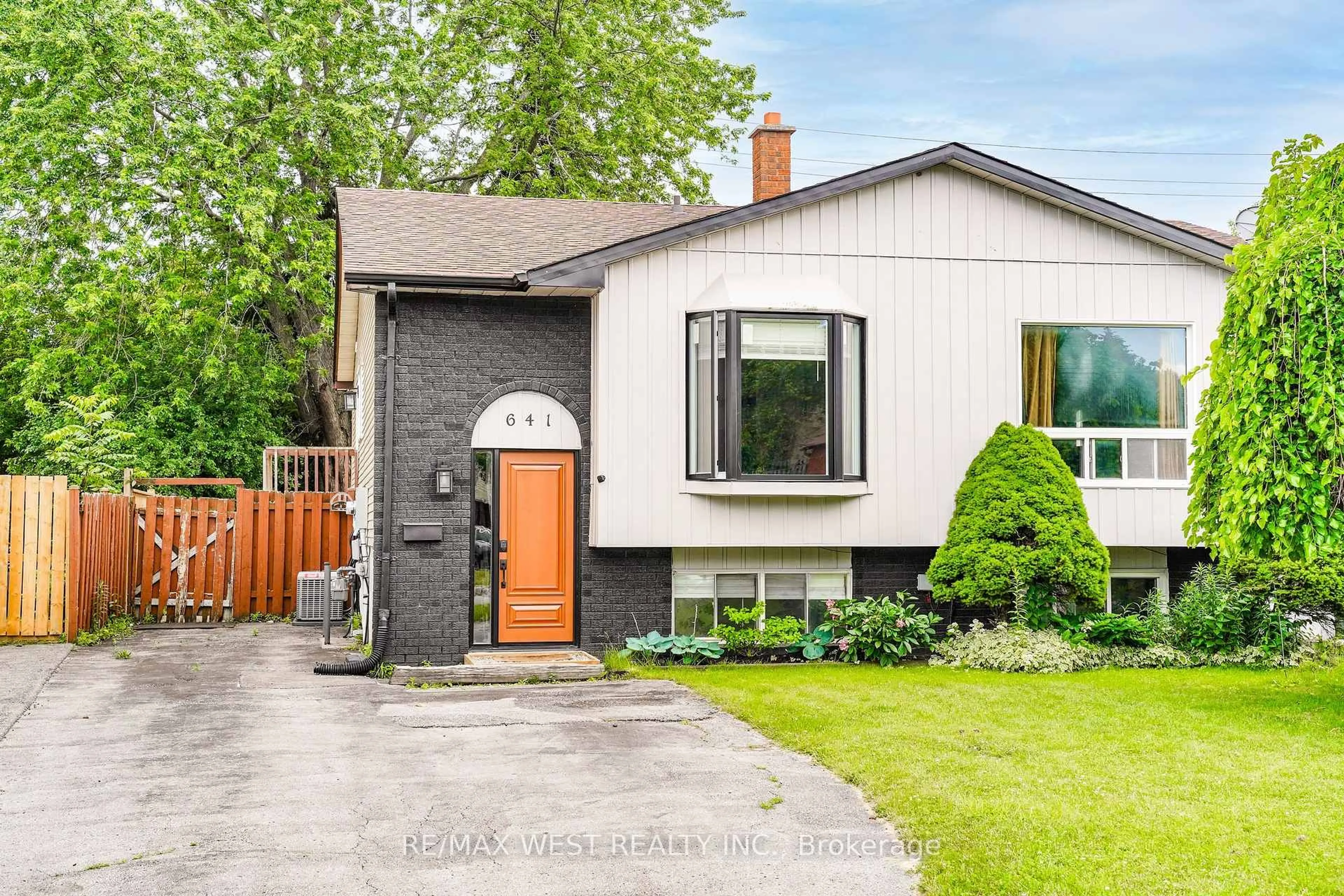 Home with brick exterior material, street for 641 Deauville Crt, Oshawa Ontario L1K 1R1