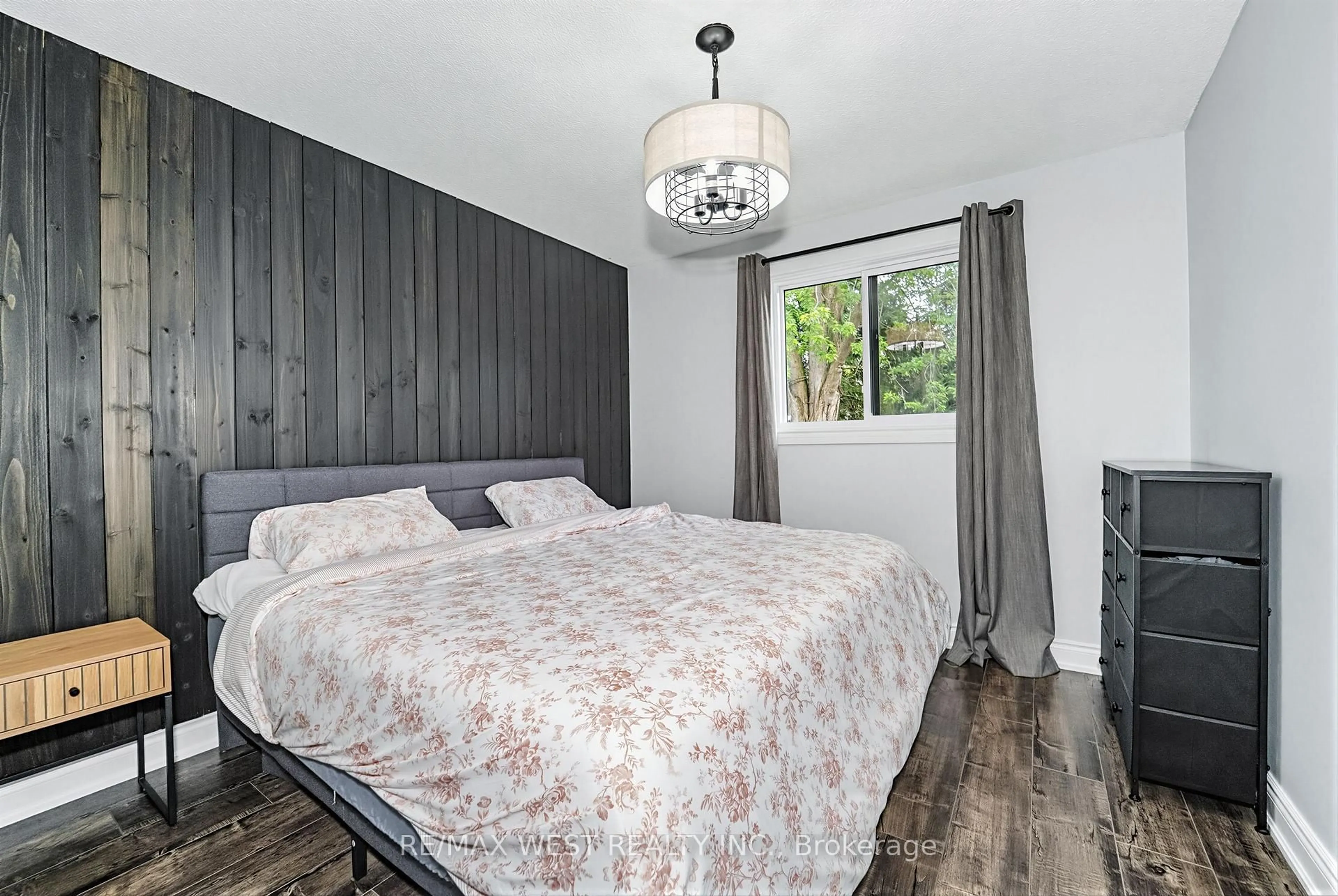 Bedroom with bed, wood/laminate floor for 641 Deauville Crt, Oshawa Ontario L1K 1R1