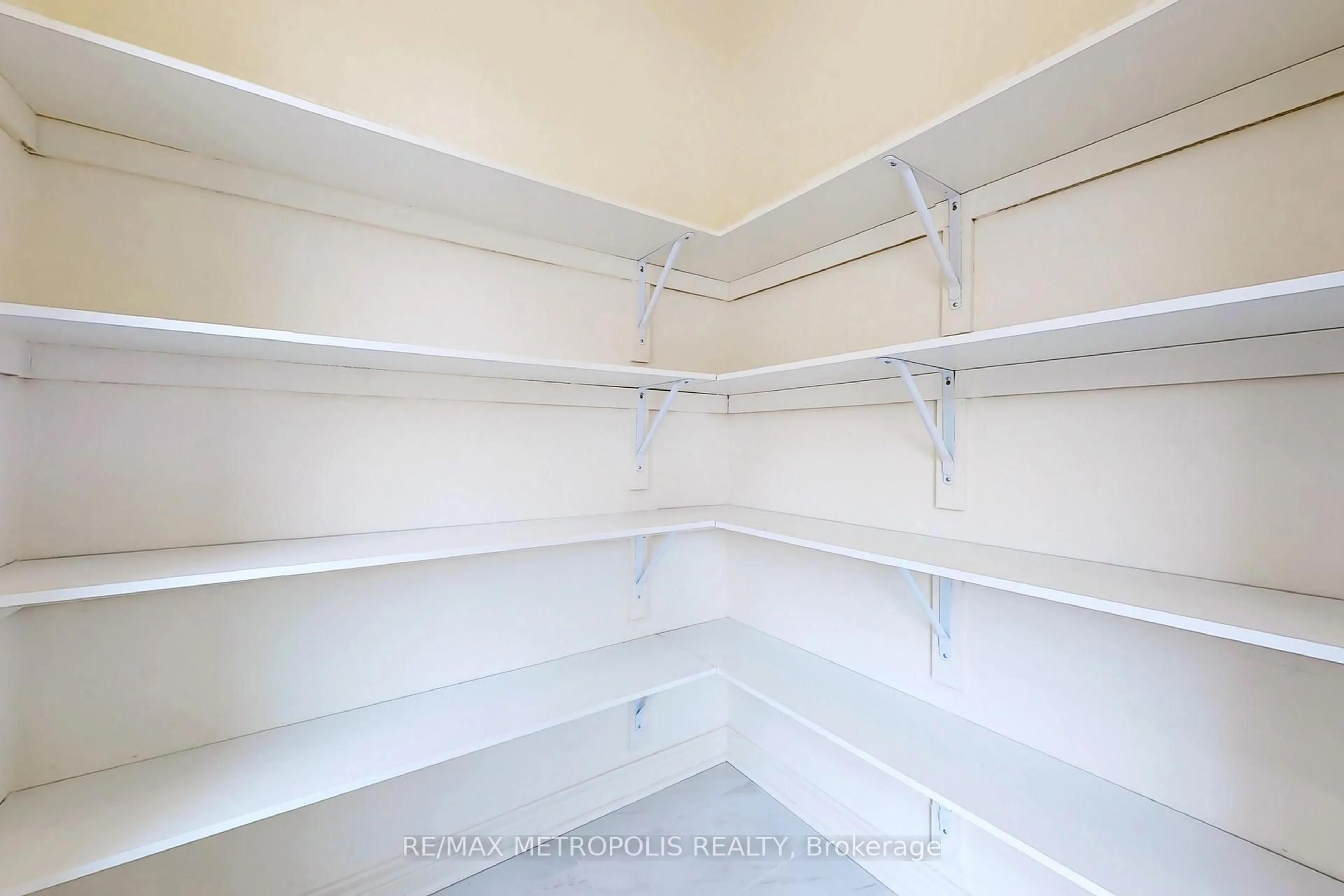 Storage room or clothes room or walk-in closet for 647 Fleetwood Dr, Oshawa Ontario L1K 2V7