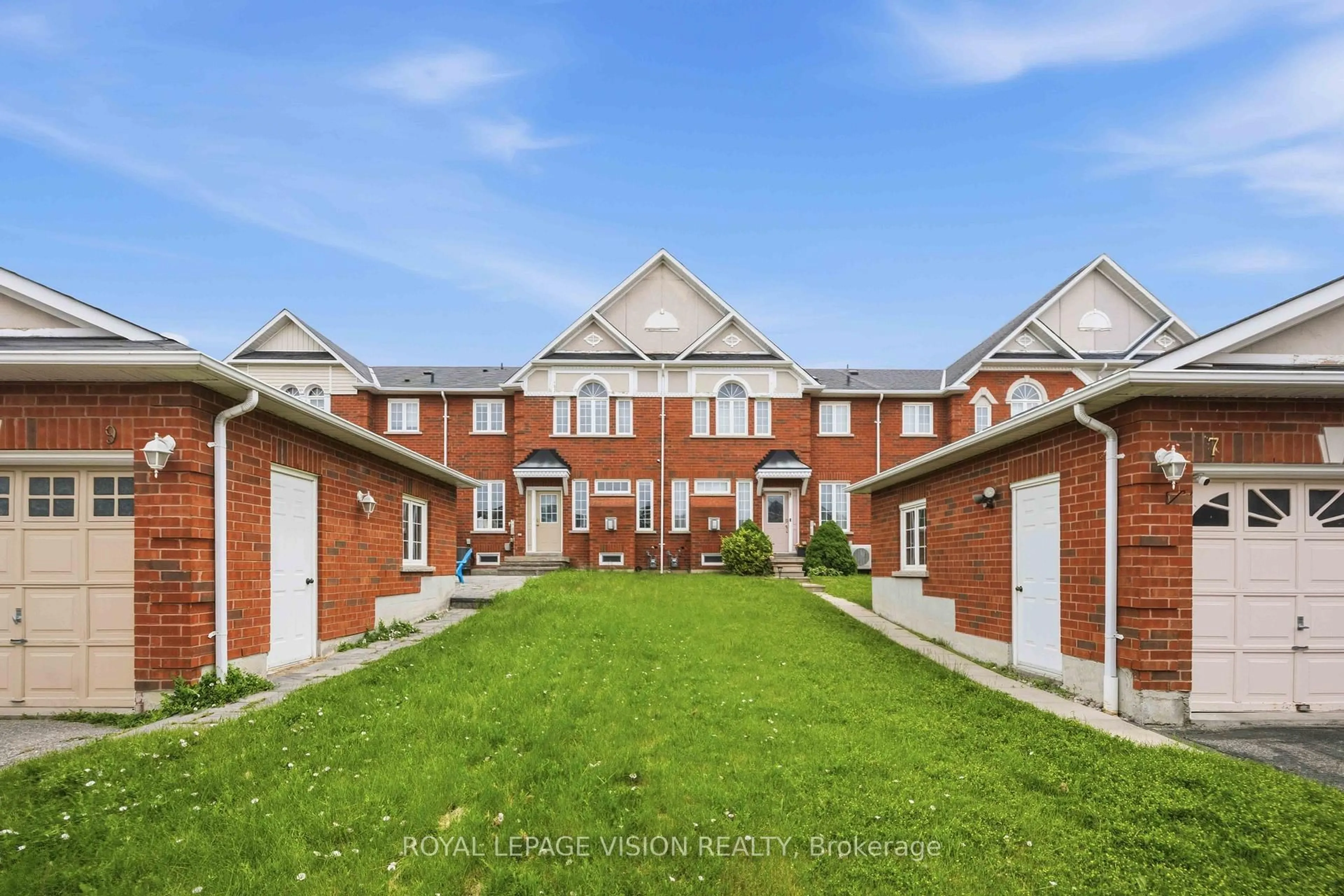 A pic from outside/outdoor area/front of a property/back of a property/a pic from drone, street for 9 Windle Dr, Ajax Ontario L1T 4P1