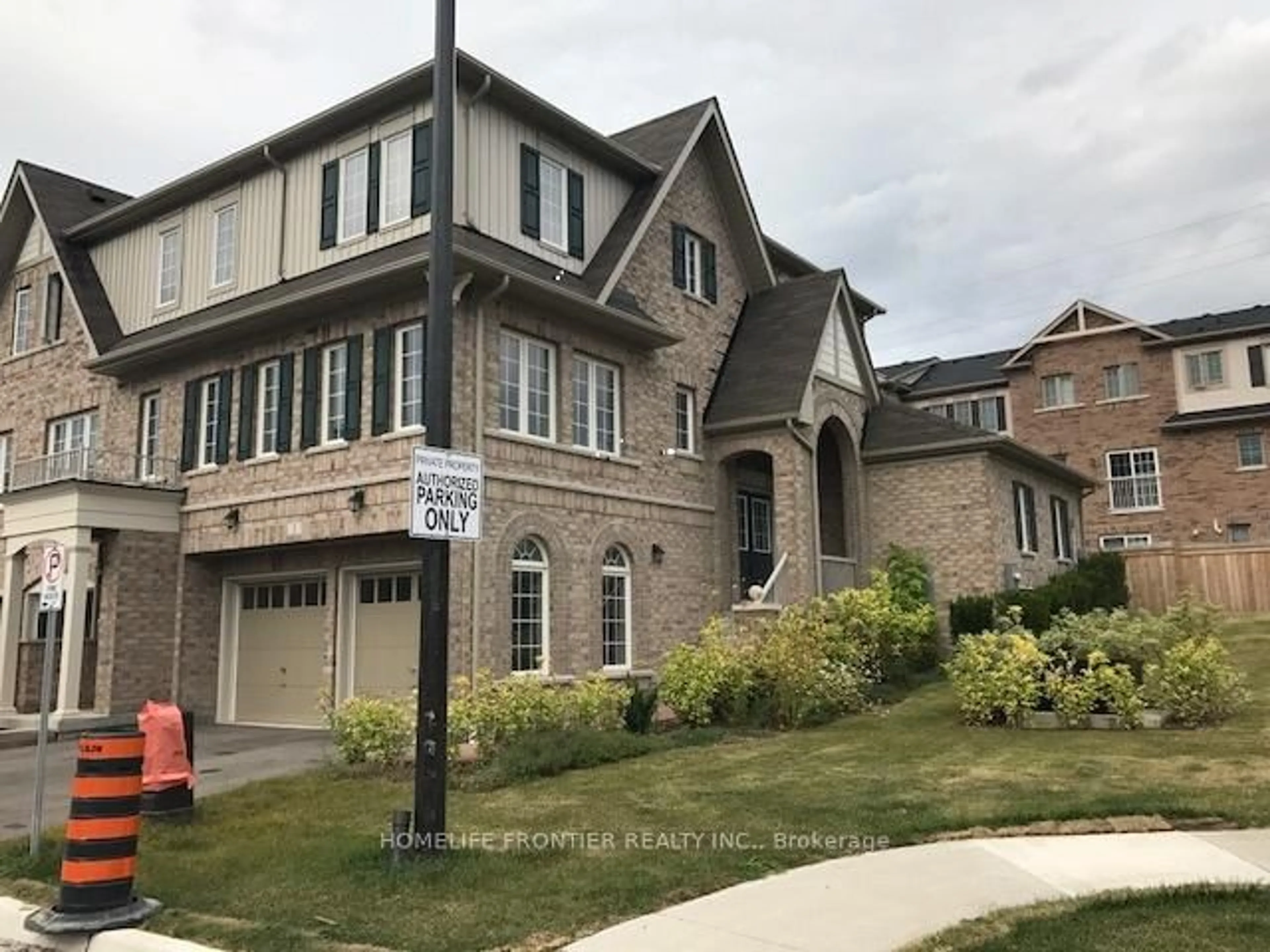 Home with brick exterior material, street for 3 Benjamin Way, Whitby Ontario L1N 0K7