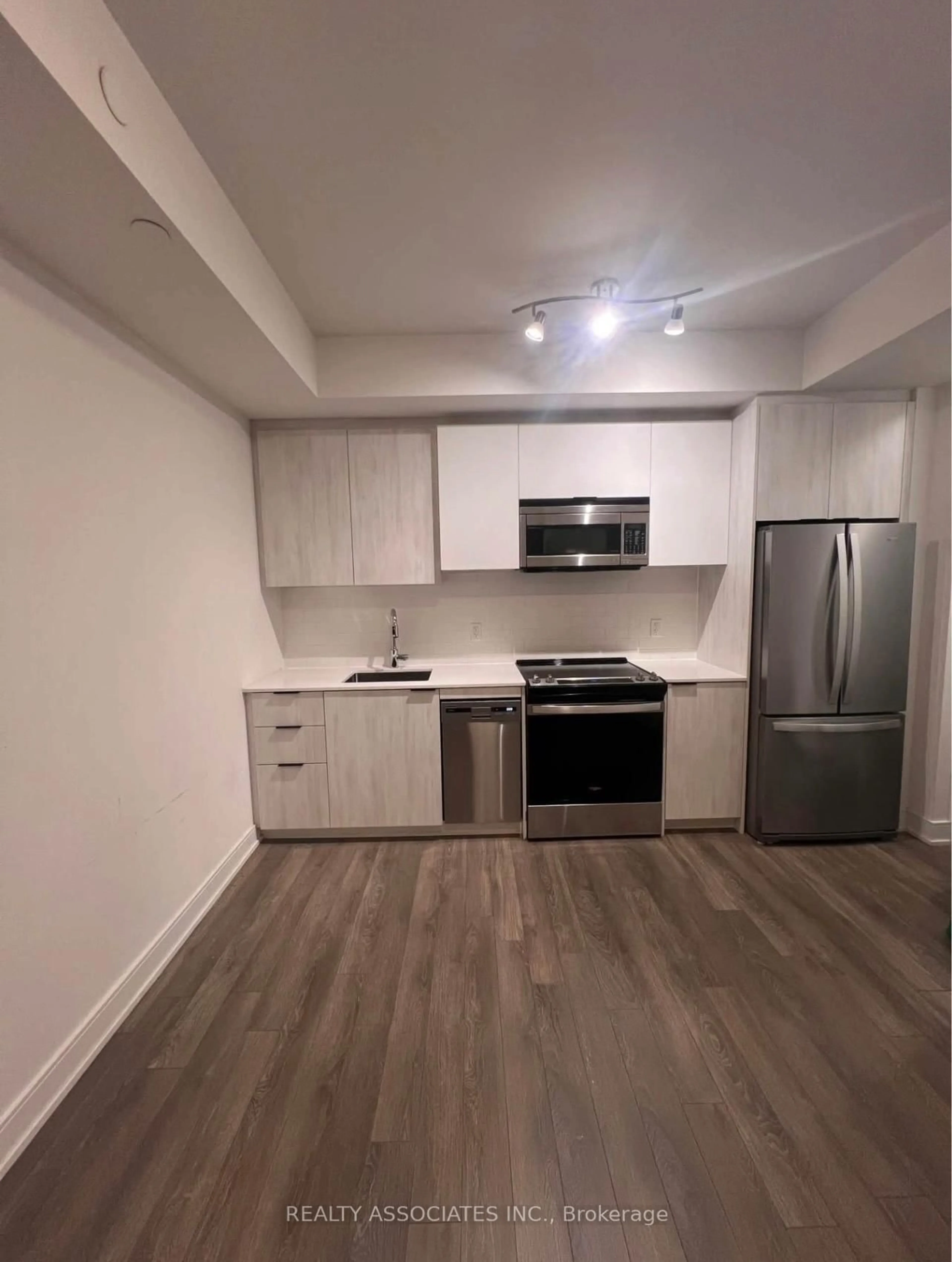 Standard kitchen, unknown for 1350 Ellesmere Rd #627, Toronto Ontario M1P 2X9