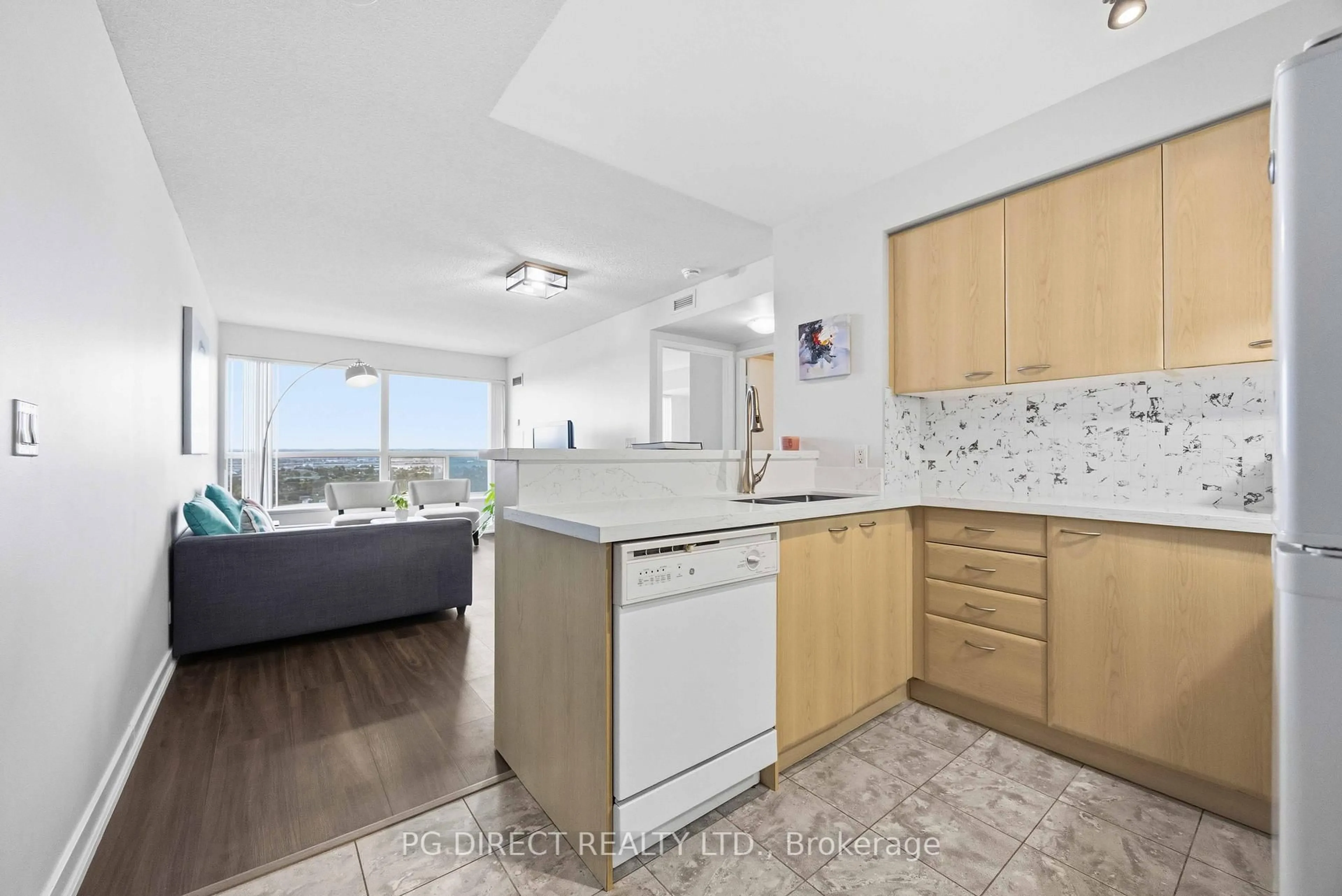 Unknown for 38 Lee Centre Dr #2716, Toronto Ontario M1H 3J7