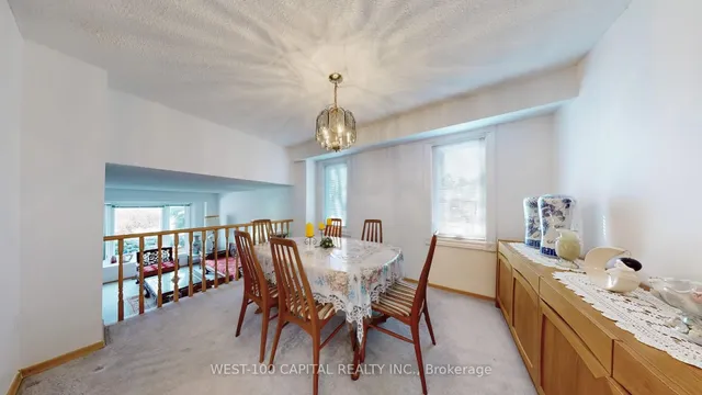 30 Wintermute Blvd, Toronto 4
