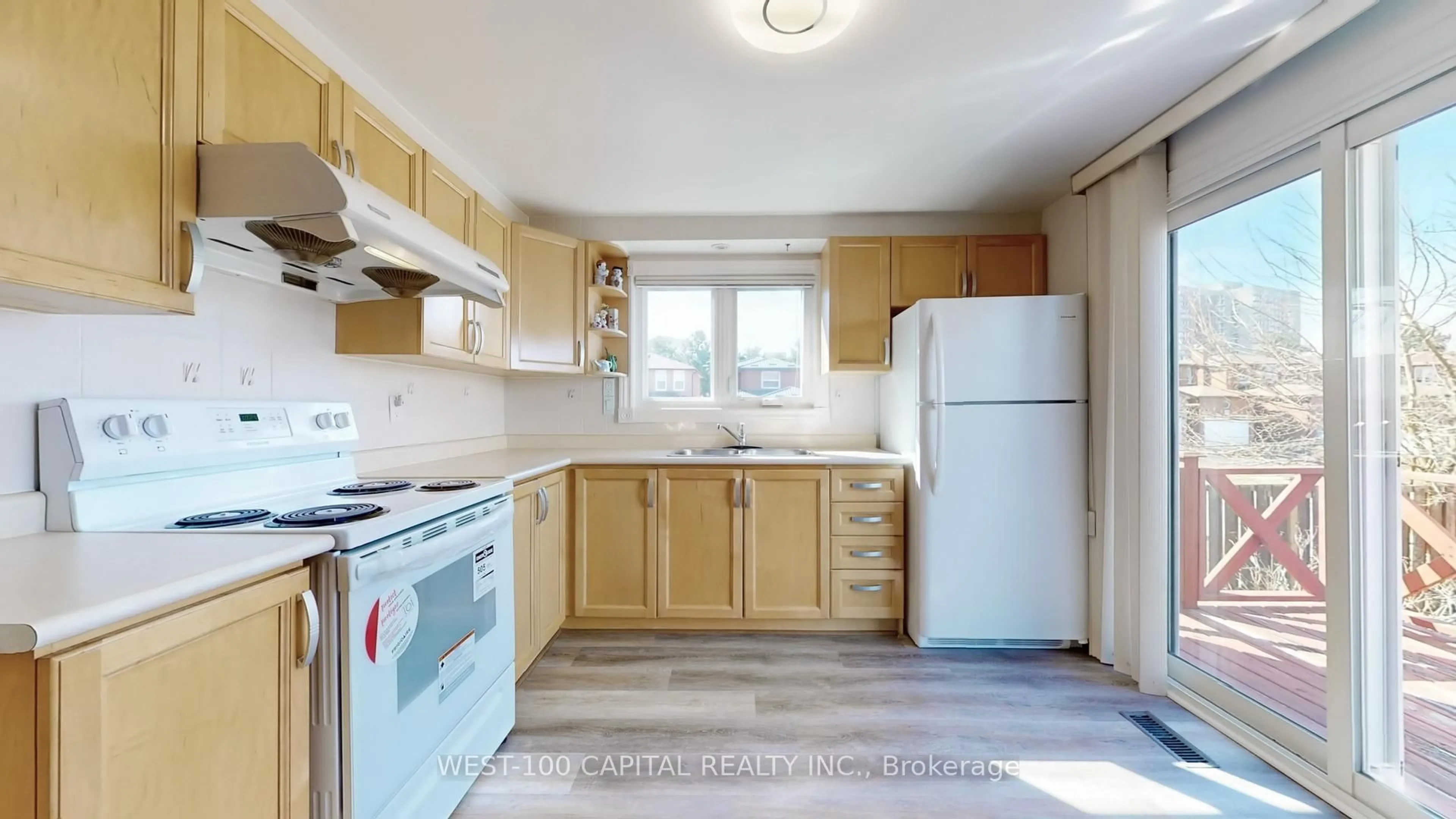 Standard kitchen, unknown for 30 Wintermute Blvd, Toronto Ontario M1W 3M6
