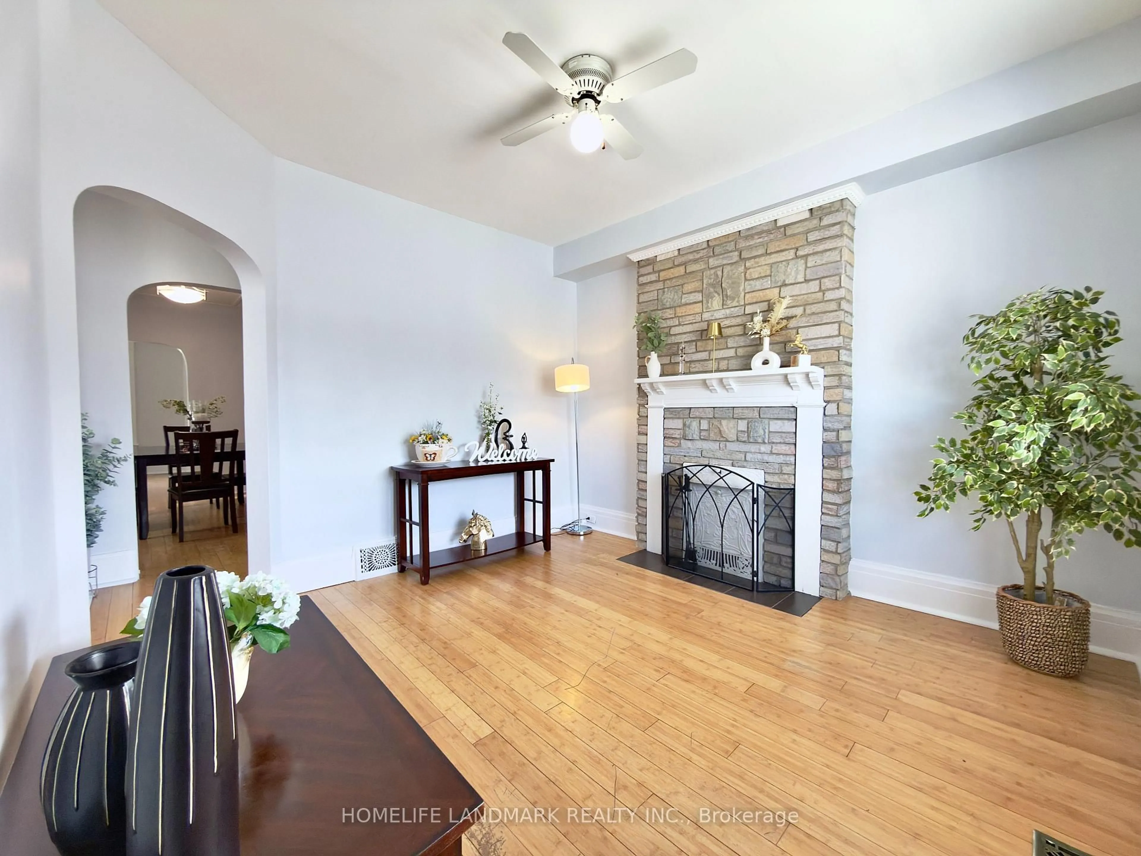 Living room with furniture, unknown for 67 Banting Ave, Oshawa Ontario L1H 2M1