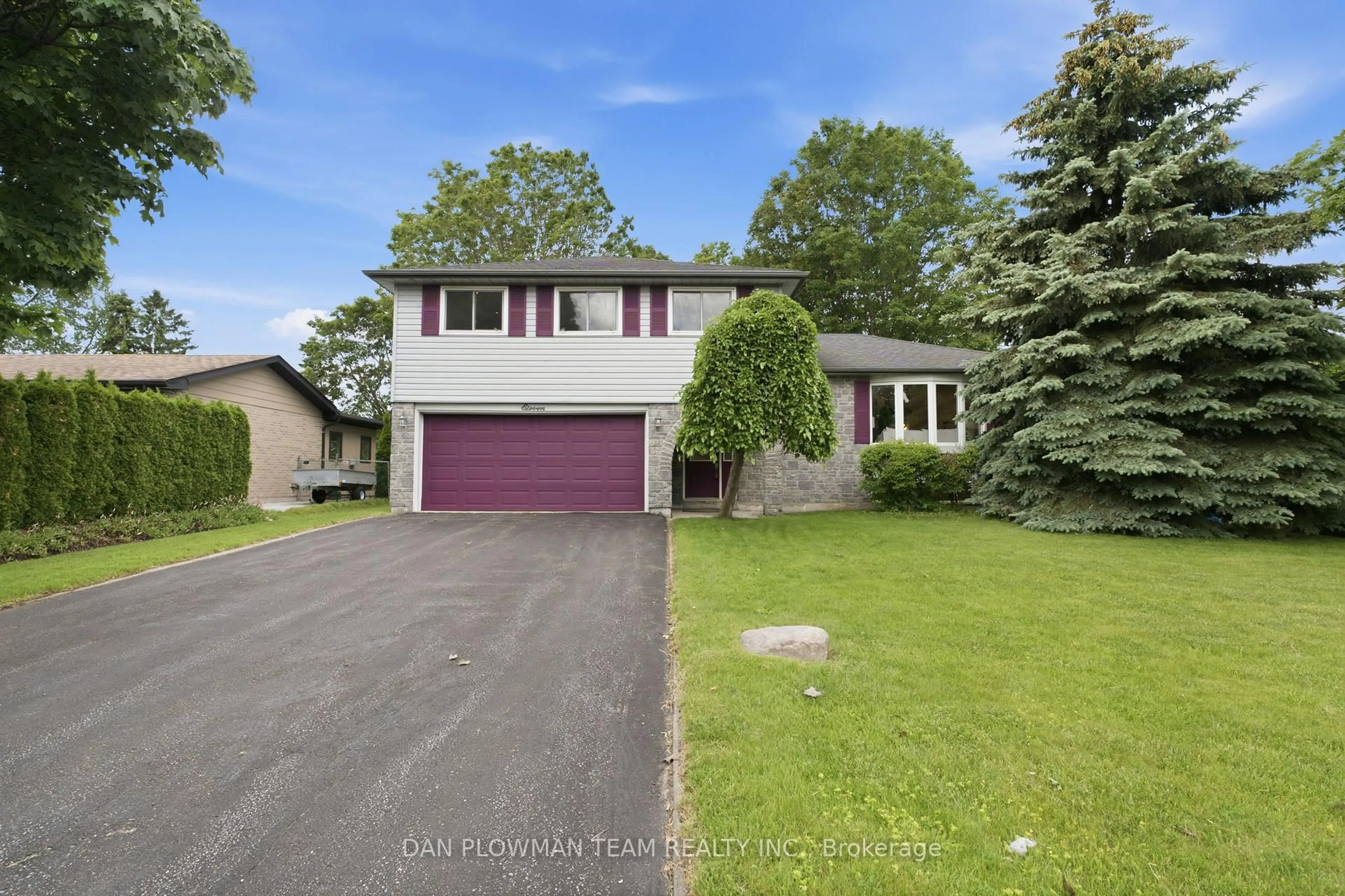 A pic from outside/outdoor area/front of a property/back of a property/a pic from drone, street for 11 Mcclarnan Rd, Ajax Ontario L1S 3A6