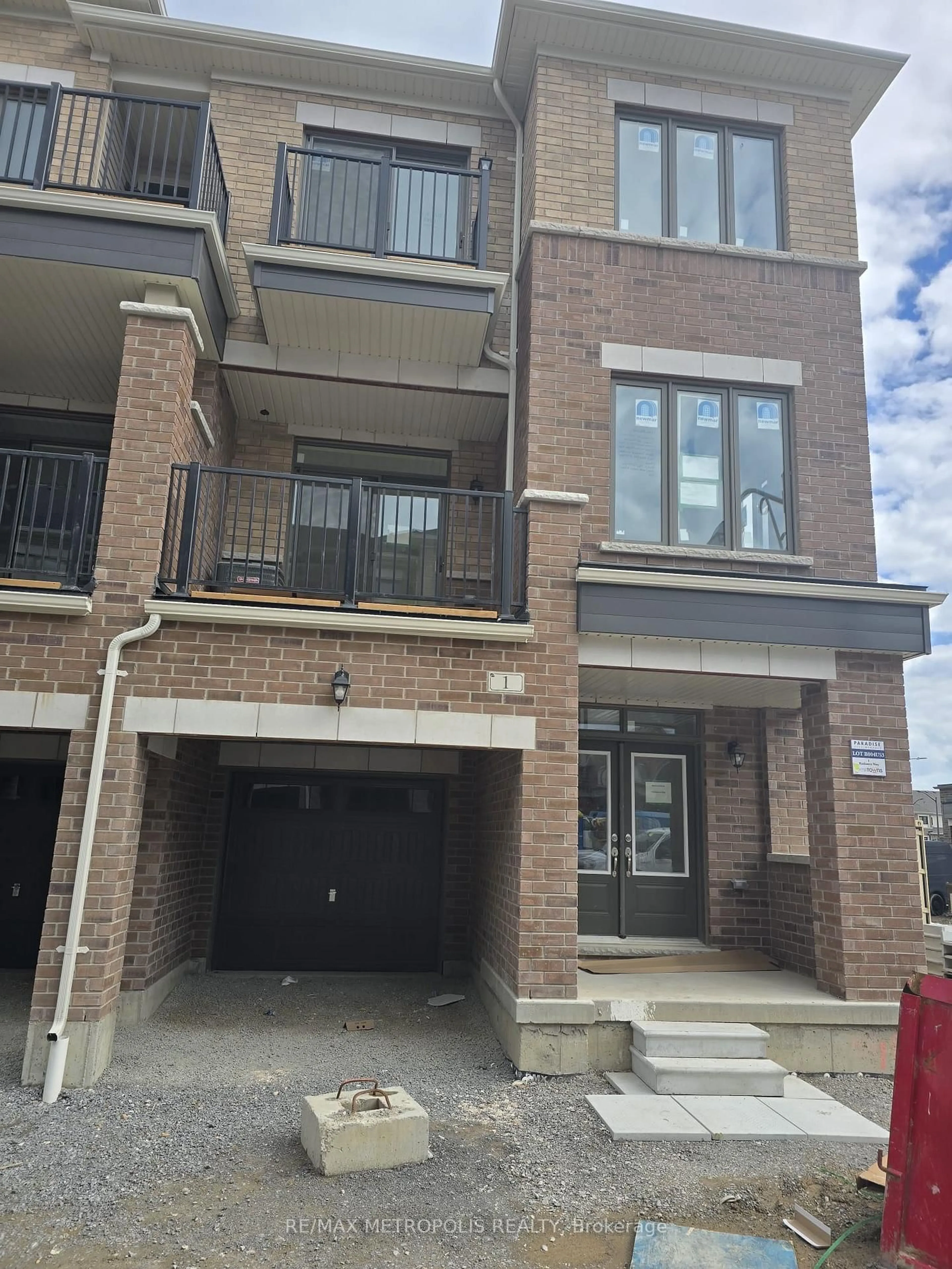 Home with brick exterior material, unknown for 1 Radiance Way, Whitby Ontario L1P 0S2