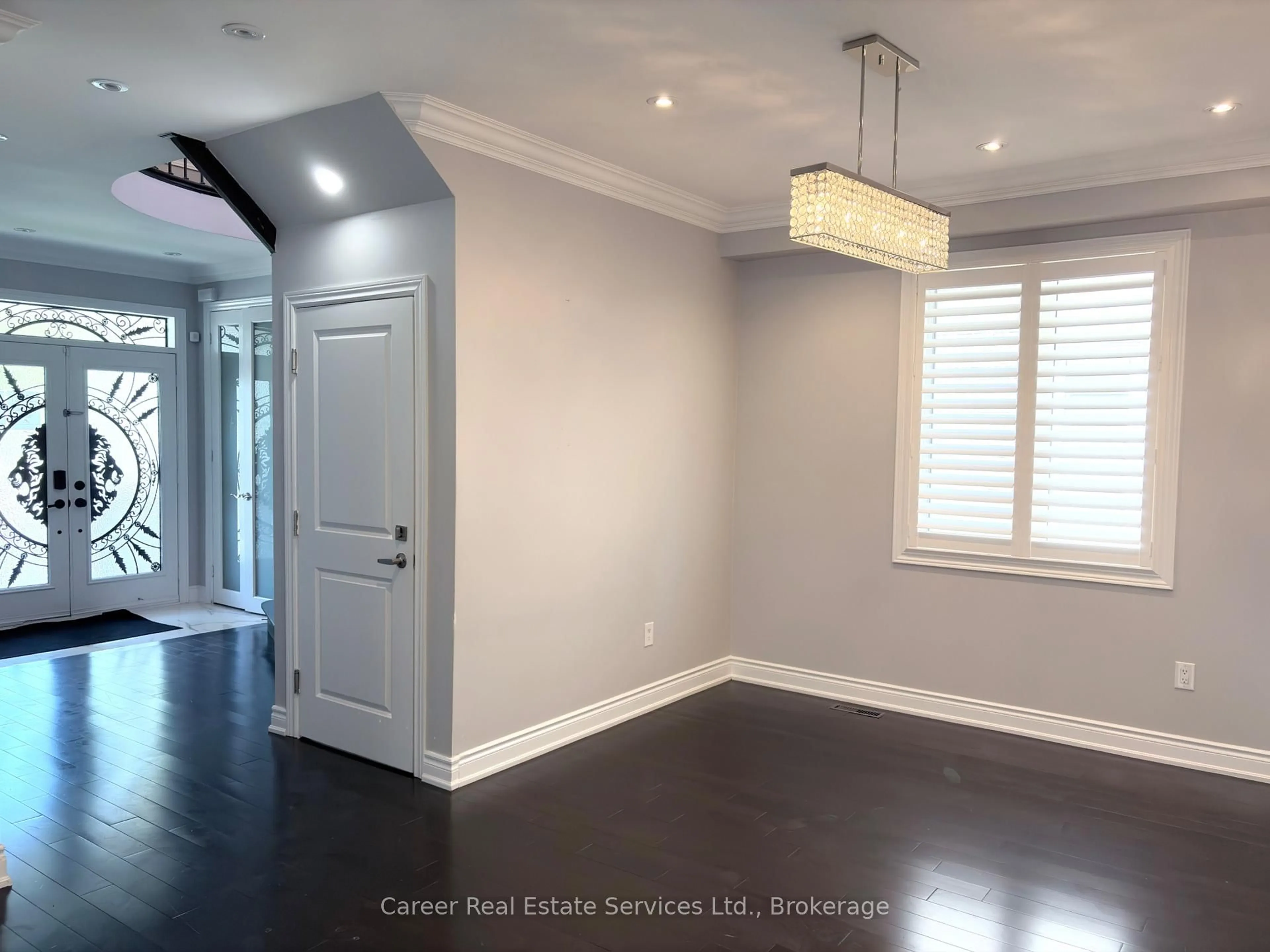 Indoor entryway for 117 Sleepy Hollow Pl, Whitby Ontario L1R 0E4