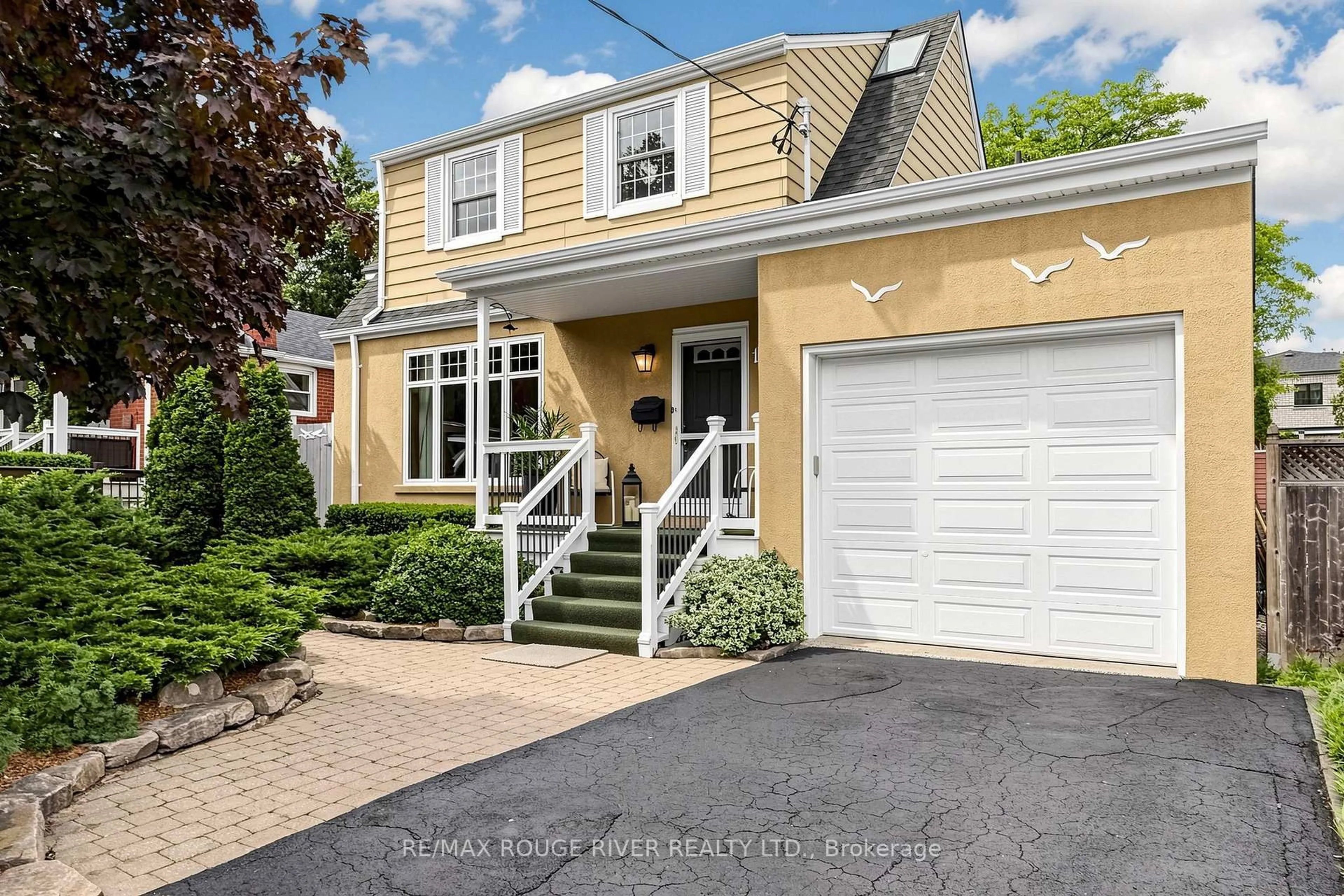 Home with vinyl exterior material, street for 149 Brooklawn Ave, Toronto Ontario M1M 2P8