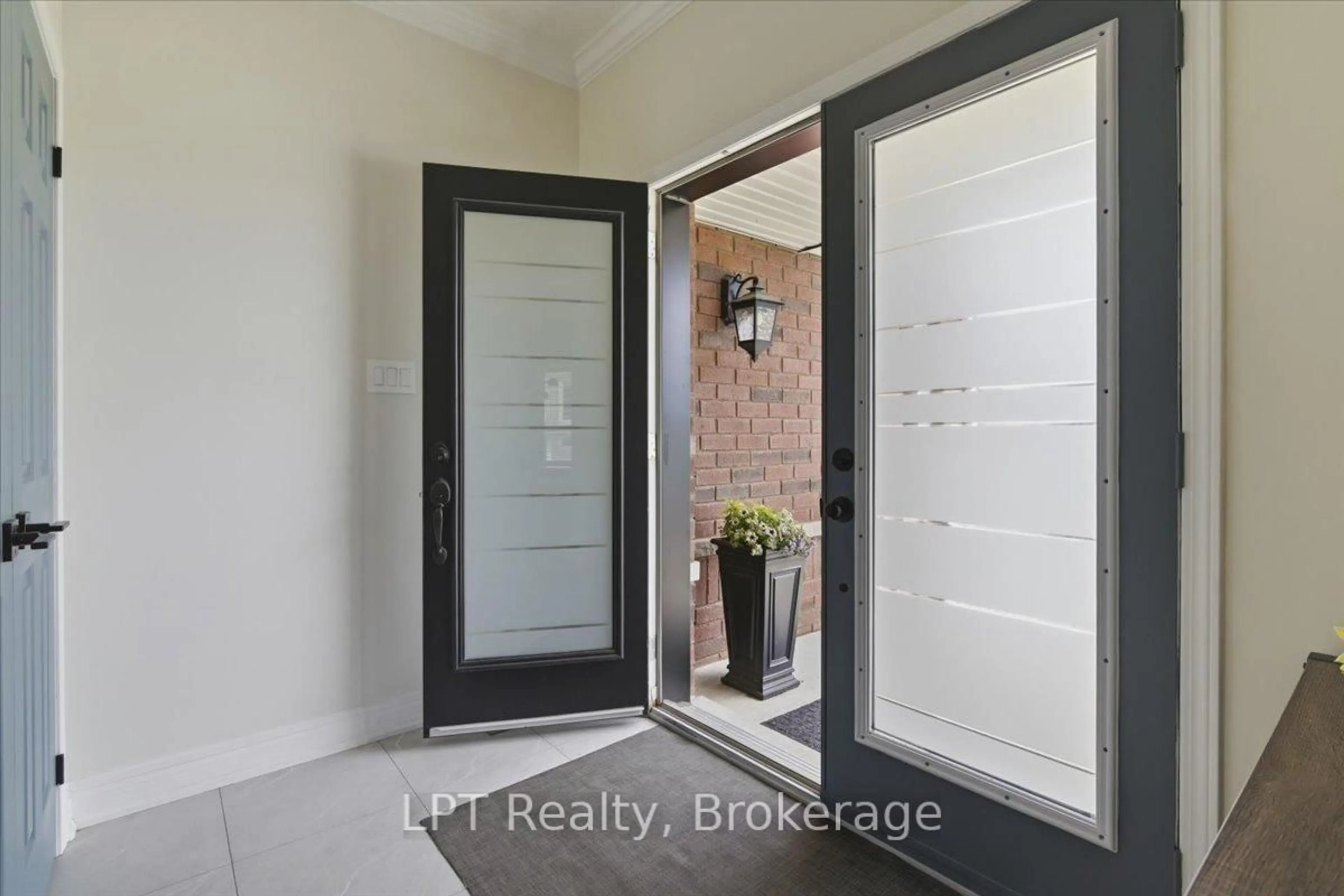 Indoor entryway for 71 Laprade Sq, Clarington Ontario L1C 0C9