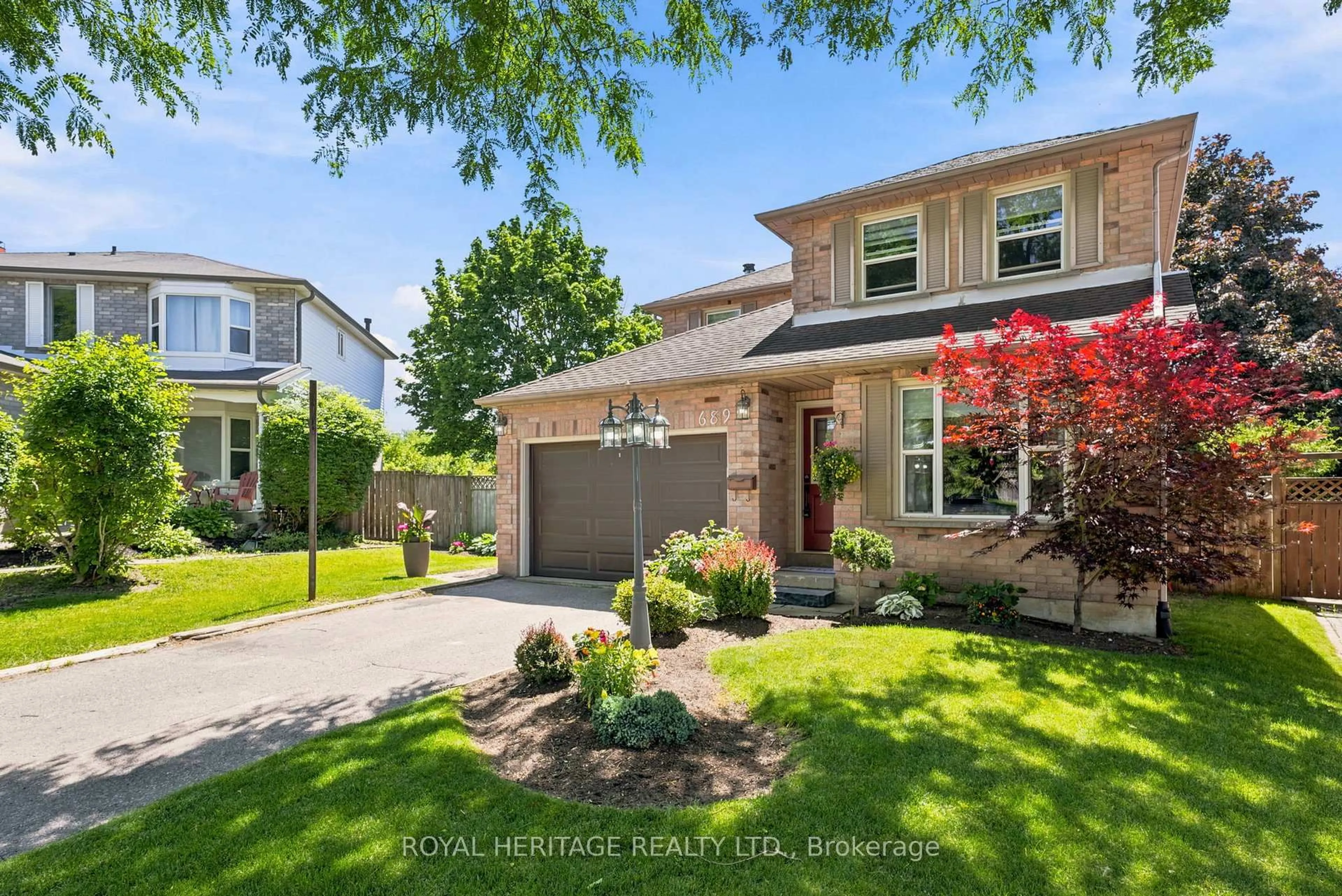 Home with brick exterior material, street for 689 Pascoe Crt, Oshawa Ontario L1K 1S9