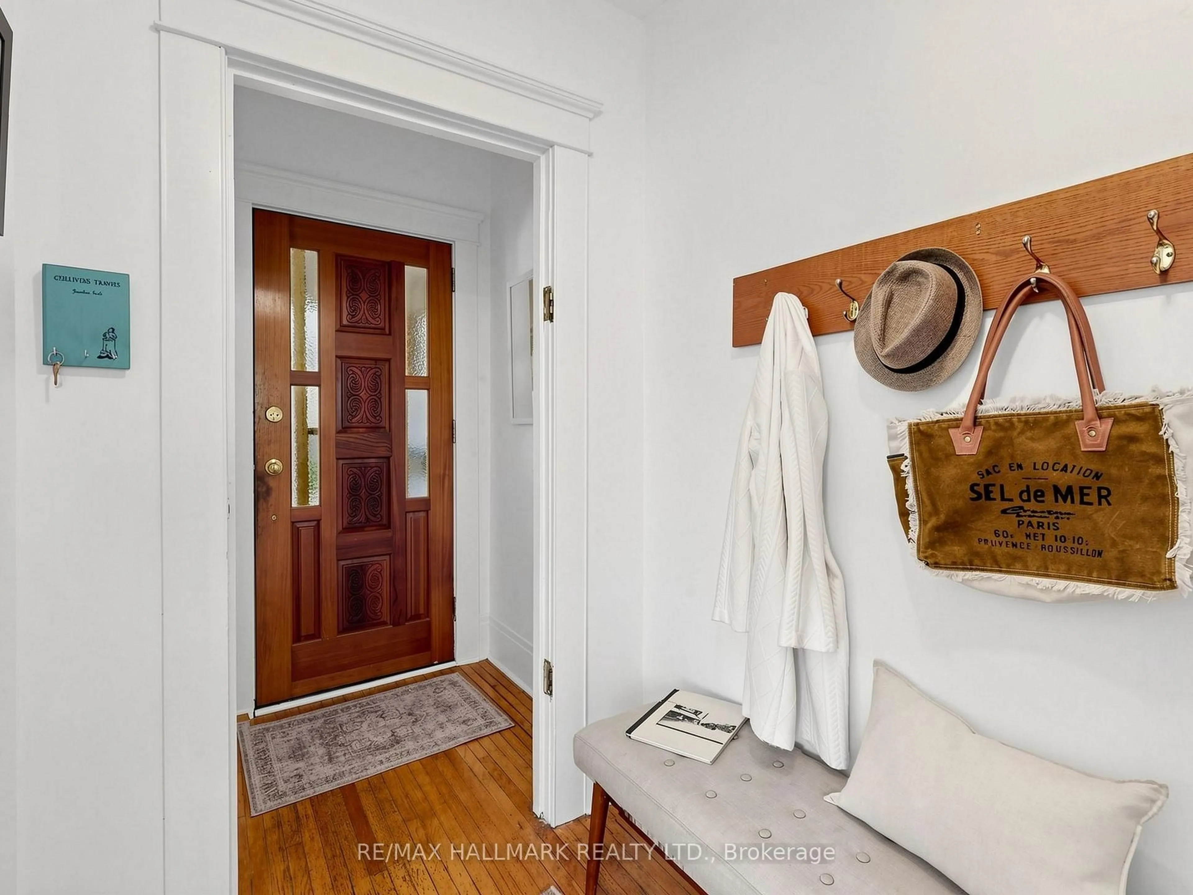 Indoor entryway for 12 Richard Ave, Toronto Ontario M4L 1W9